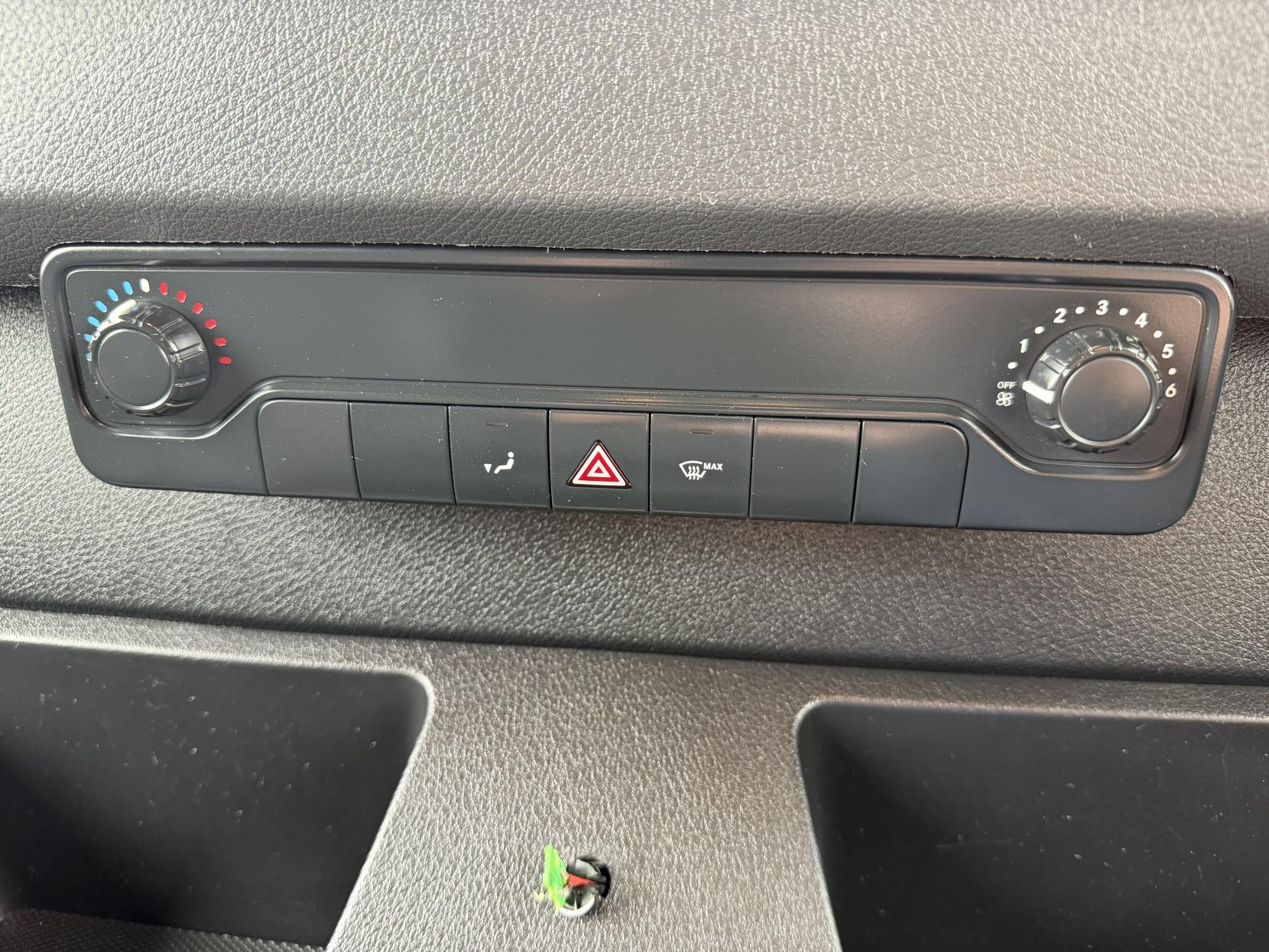 2019 Mercedes-Benz Sprinter 2.1 316 CDI Panel Van 5dr Diesel G-Tronic+ RWD L2 H2 Euro 6 (163 ps) - Thumbnail 48