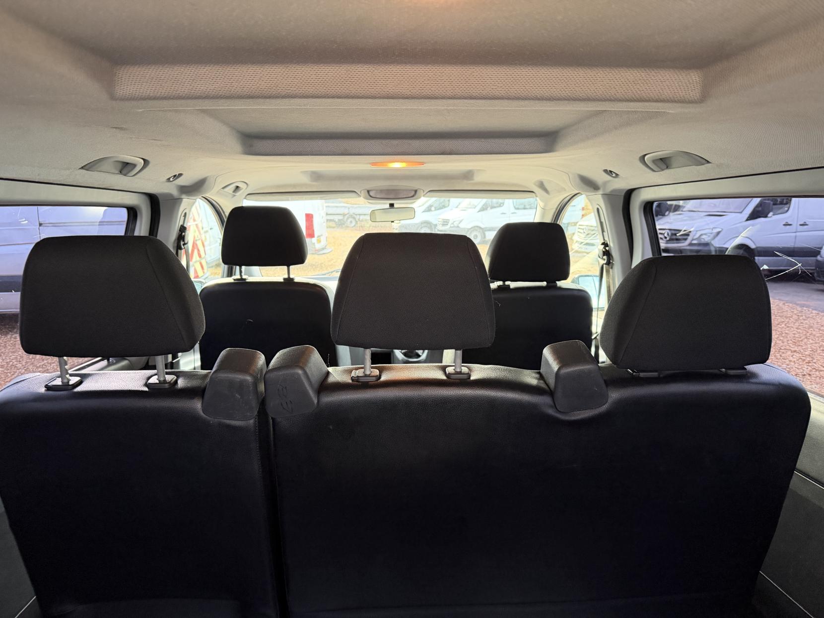 Mercedes-Benz Vito 2.1 110 CDi BlueEFFICIENCY Shuttle Minibus 5dr Diesel Manual L1 (198 g/km, 95 bhp)