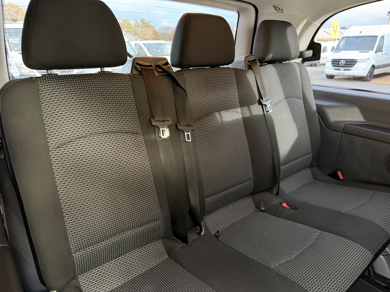 Mercedes-Benz Vito 2.1 110 CDi BlueEFFICIENCY Shuttle Minibus 5dr Diesel Manual L1 (198 g/km, 95 bhp)