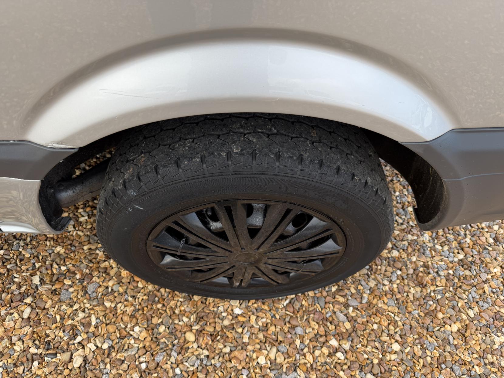 Mercedes-Benz Vito 2.1 110 CDi BlueEFFICIENCY Shuttle Minibus 5dr Diesel Manual L1 (198 g/km, 95 bhp)