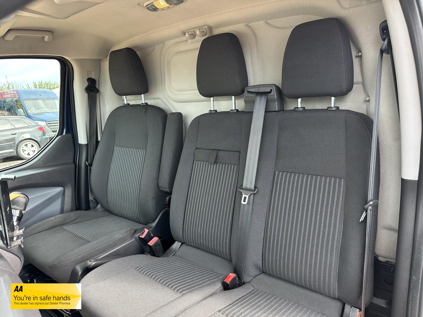 Ford Transit Custom 2.2 TDCi 330 Trend Panel Van 5dr Diesel Manual L2 H1 (197 g/km, 123 bhp)