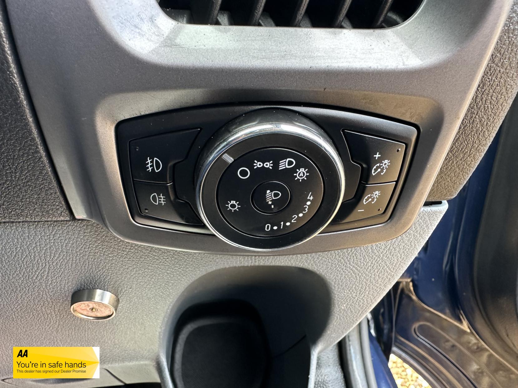 Ford Transit Custom 2.2 TDCi 330 Trend Panel Van 5dr Diesel Manual L2 H1 (197 g/km, 123 bhp)