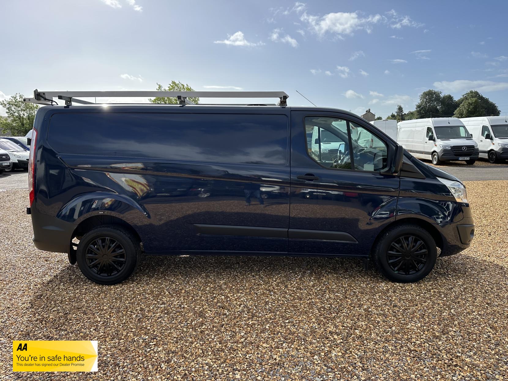 Ford Transit Custom 2.2 TDCi 330 Trend Panel Van 5dr Diesel Manual L2 H1 (197 g/km, 123 bhp)