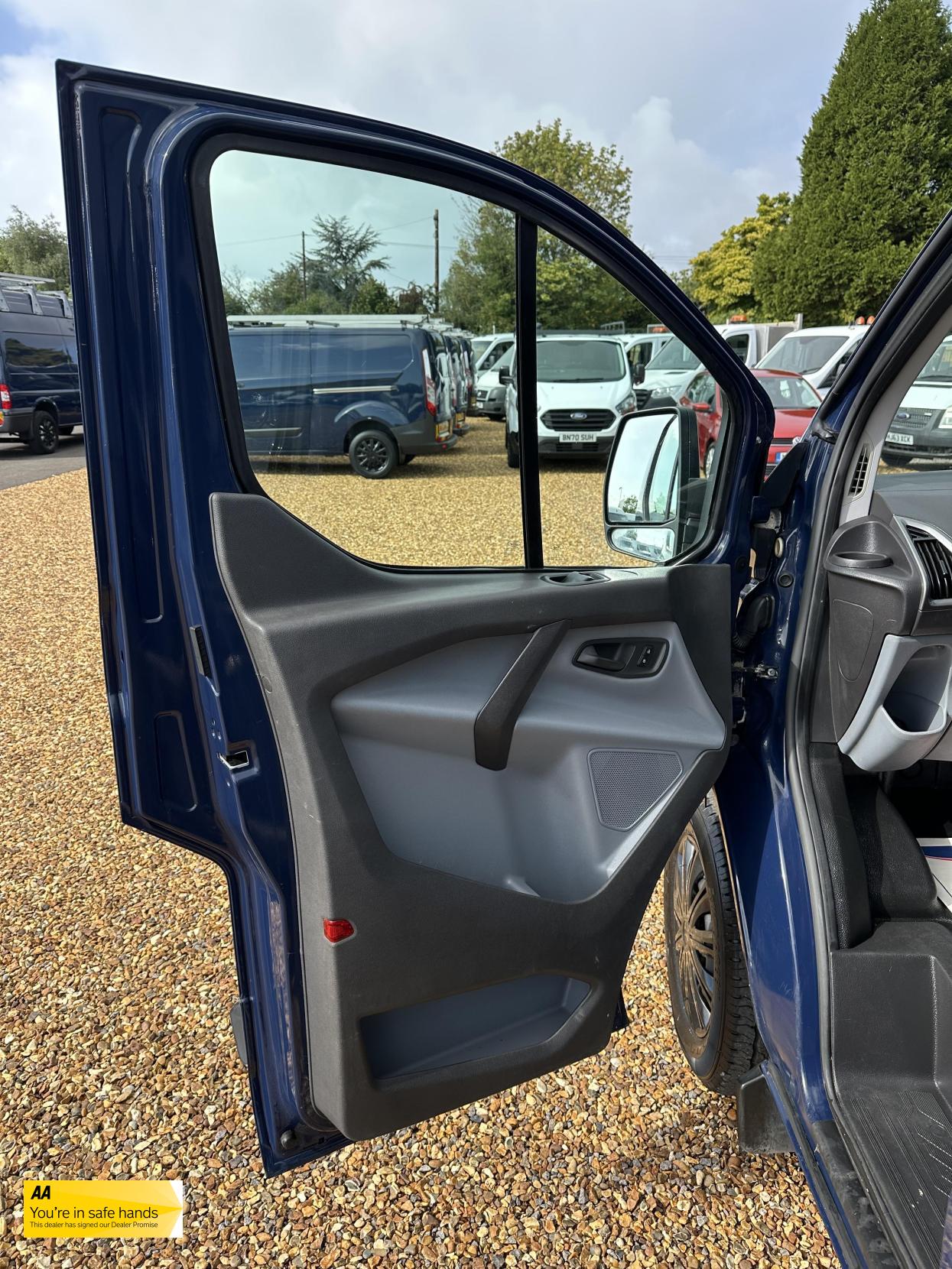 Ford Transit Custom 2.2 TDCi 330 Trend Panel Van 5dr Diesel Manual L2 H1 (197 g/km, 123 bhp)