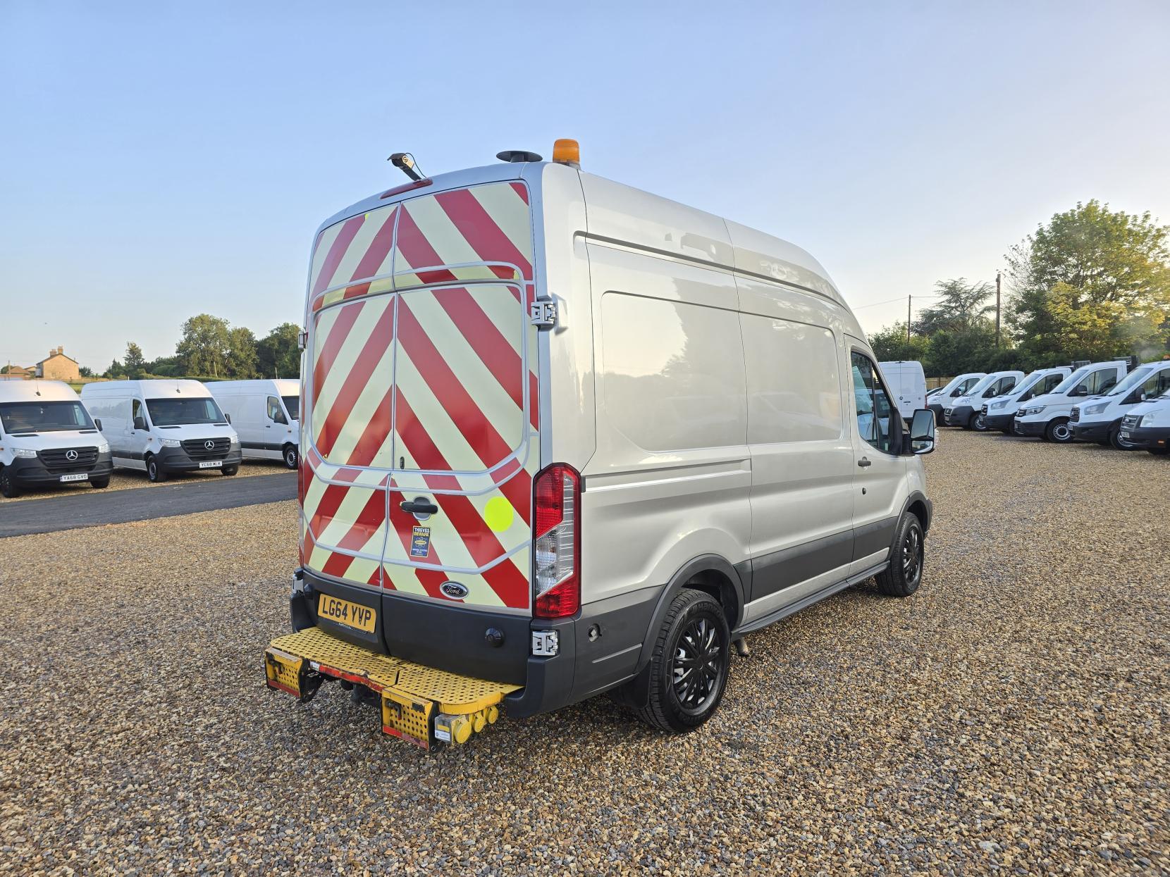 Ford Transit 2.2 TDCi 350 Panel Van 5dr Diesel Manual RWD L2 H3 Euro 5 (155 ps)