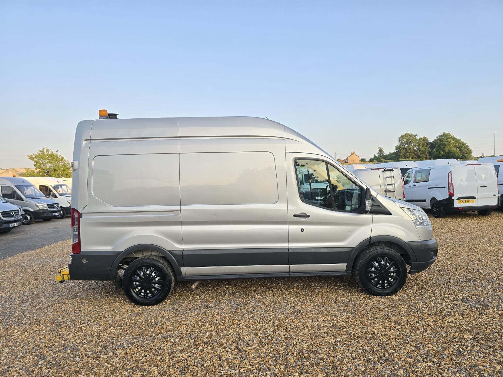 Ford Transit 2.2 TDCi 350 Panel Van 5dr Diesel Manual RWD L2 H3 Euro 5 (155 ps)