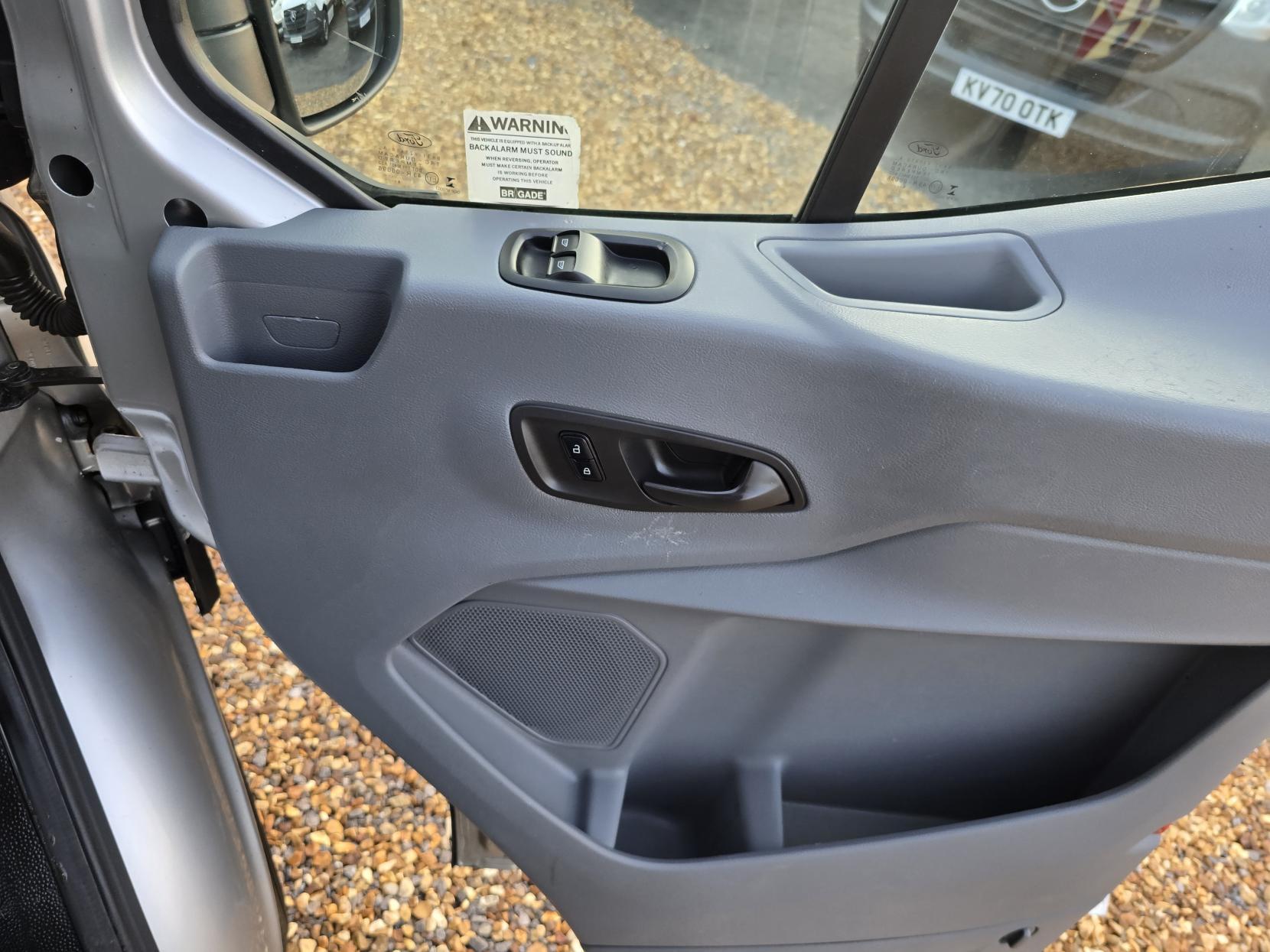 Ford Transit 2.2 TDCi 350 Panel Van 5dr Diesel Manual RWD L2 H3 Euro 5 (155 ps)
