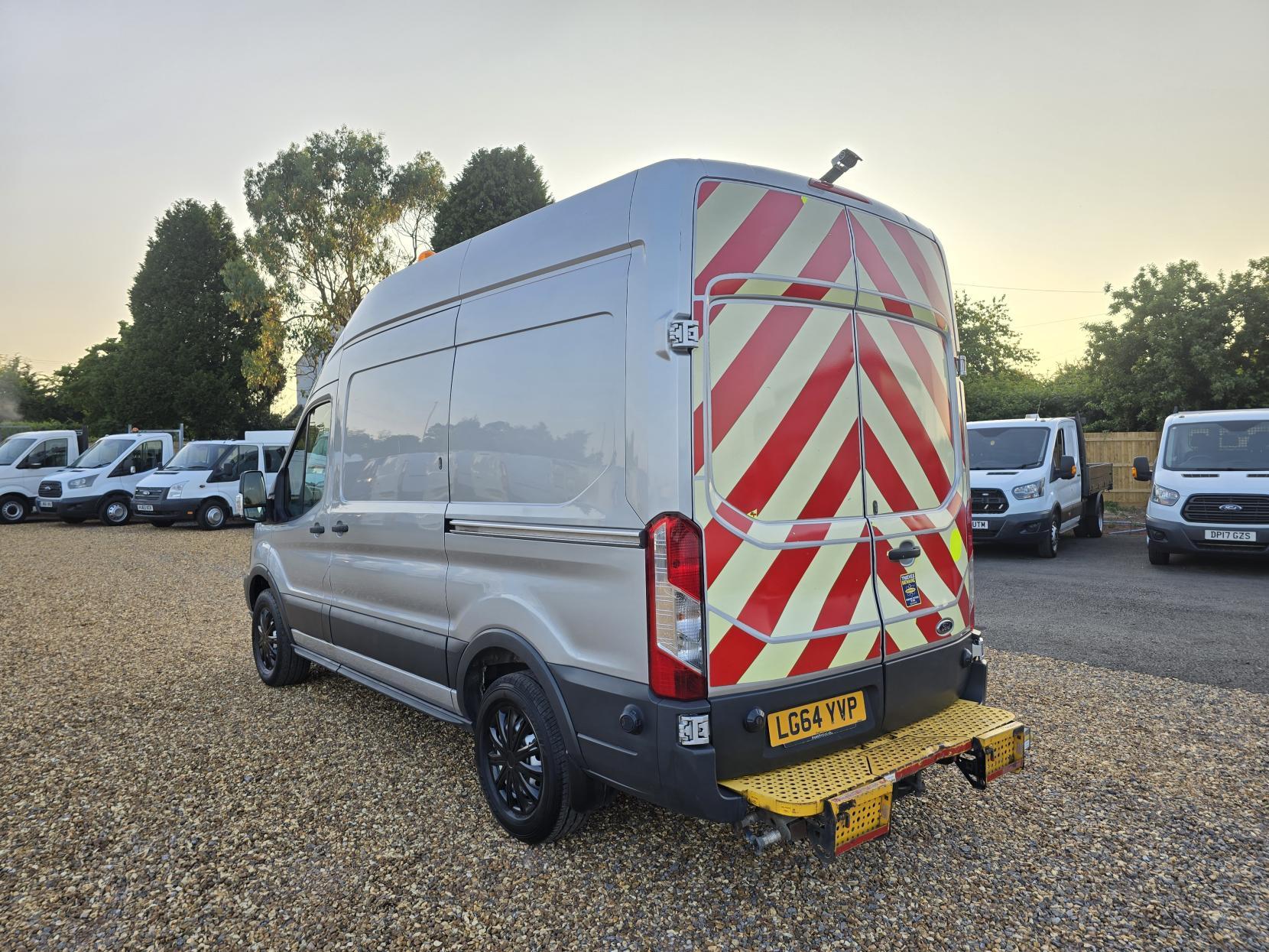 Ford Transit 2.2 TDCi 350 Panel Van 5dr Diesel Manual RWD L2 H3 Euro 5 (155 ps)
