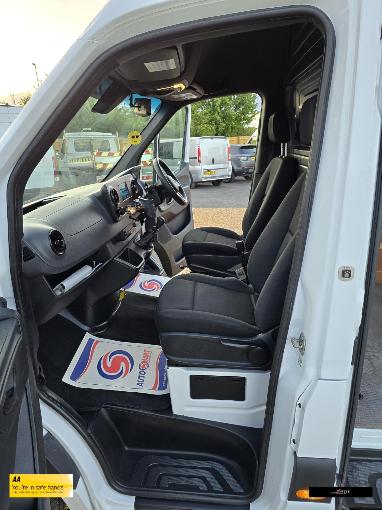 Mercedes-Benz Sprinter Sprinter 2.1 311 CDI Panel Van 5dr Diesel Manual RWD L3 H2 Euro 6 (114 ps)