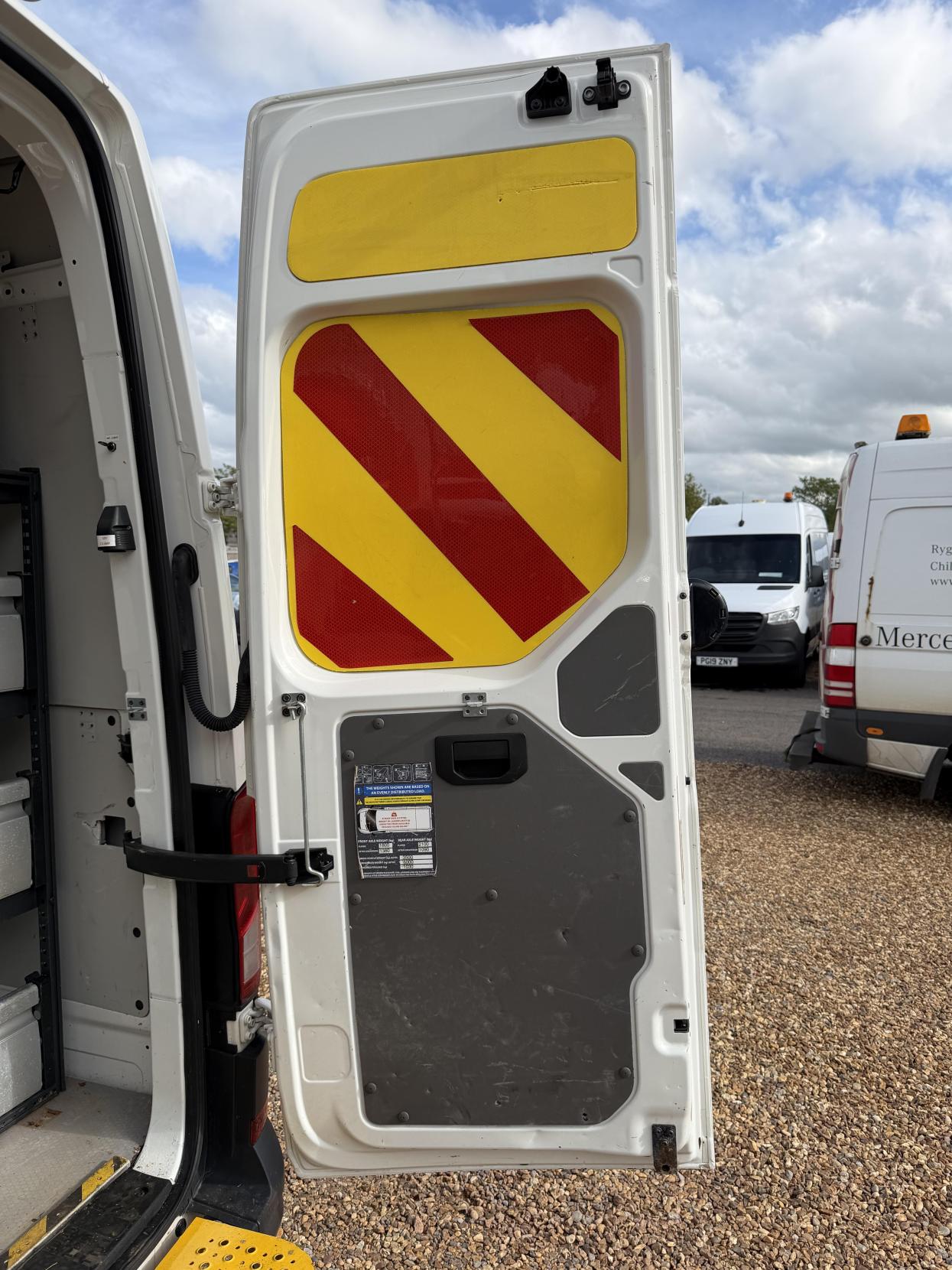 2018 Volkswagen Crafter 2.0 TDI CR35 BlueMotion Tech Startline Panel Van 5dr Diesel Manual FWD MWB High Roof Euro 6 (s/s) (140 ps) - Thumbnail 42