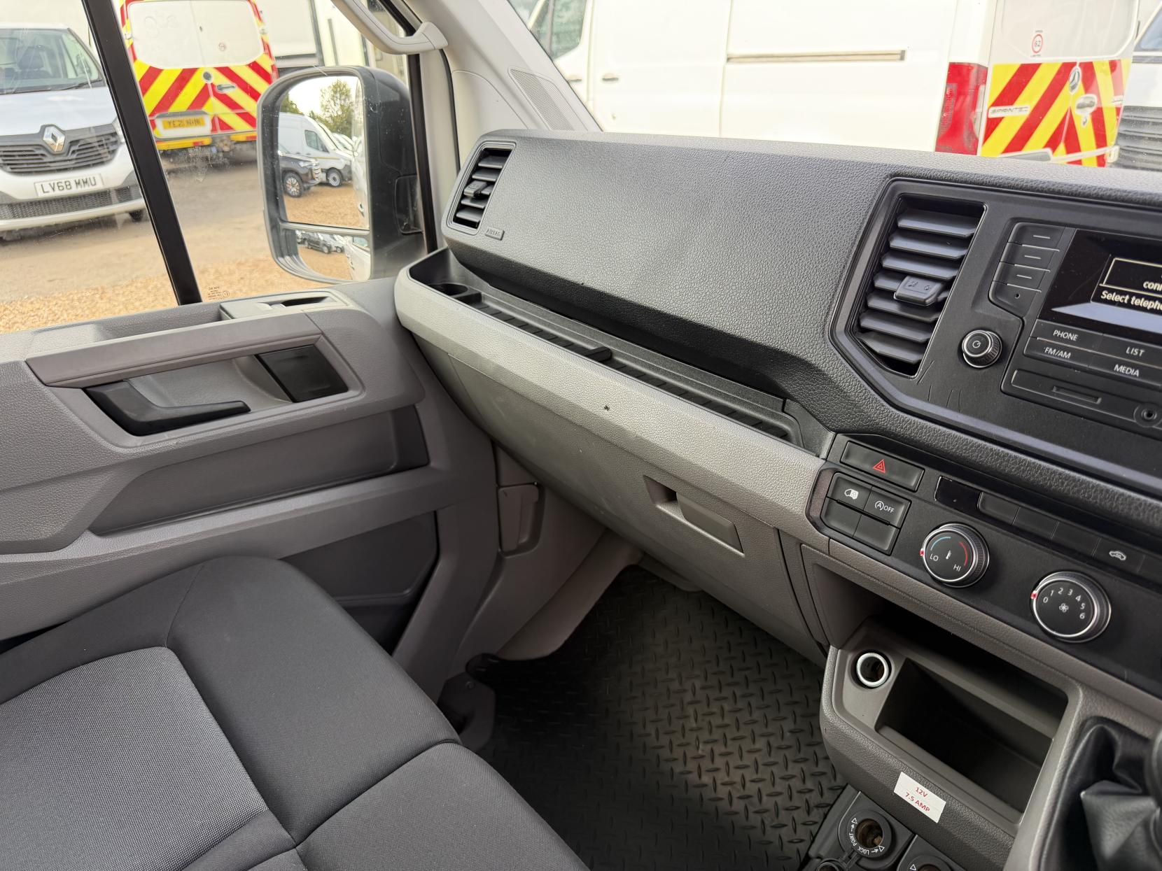 2018 Volkswagen Crafter 2.0 TDI CR35 BlueMotion Tech Startline Panel Van 5dr Diesel Manual FWD MWB High Roof Euro 6 (s/s) (140 ps) - Thumbnail 28