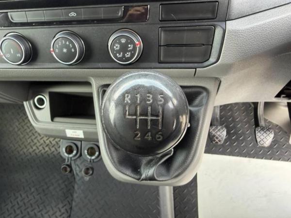 2018 Volkswagen Crafter 2.0 TDI CR35 BlueMotion Tech Startline Panel Van 5dr Diesel Manual FWD MWB High Roof Euro 6 (s/s) (140 ps) - Thumbnail 26