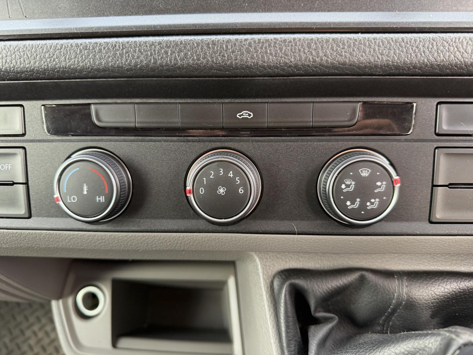 2018 Volkswagen Crafter 2.0 TDI CR35 BlueMotion Tech Startline Panel Van 5dr Diesel Manual FWD MWB High Roof Euro 6 (s/s) (140 ps) - Thumbnail 20