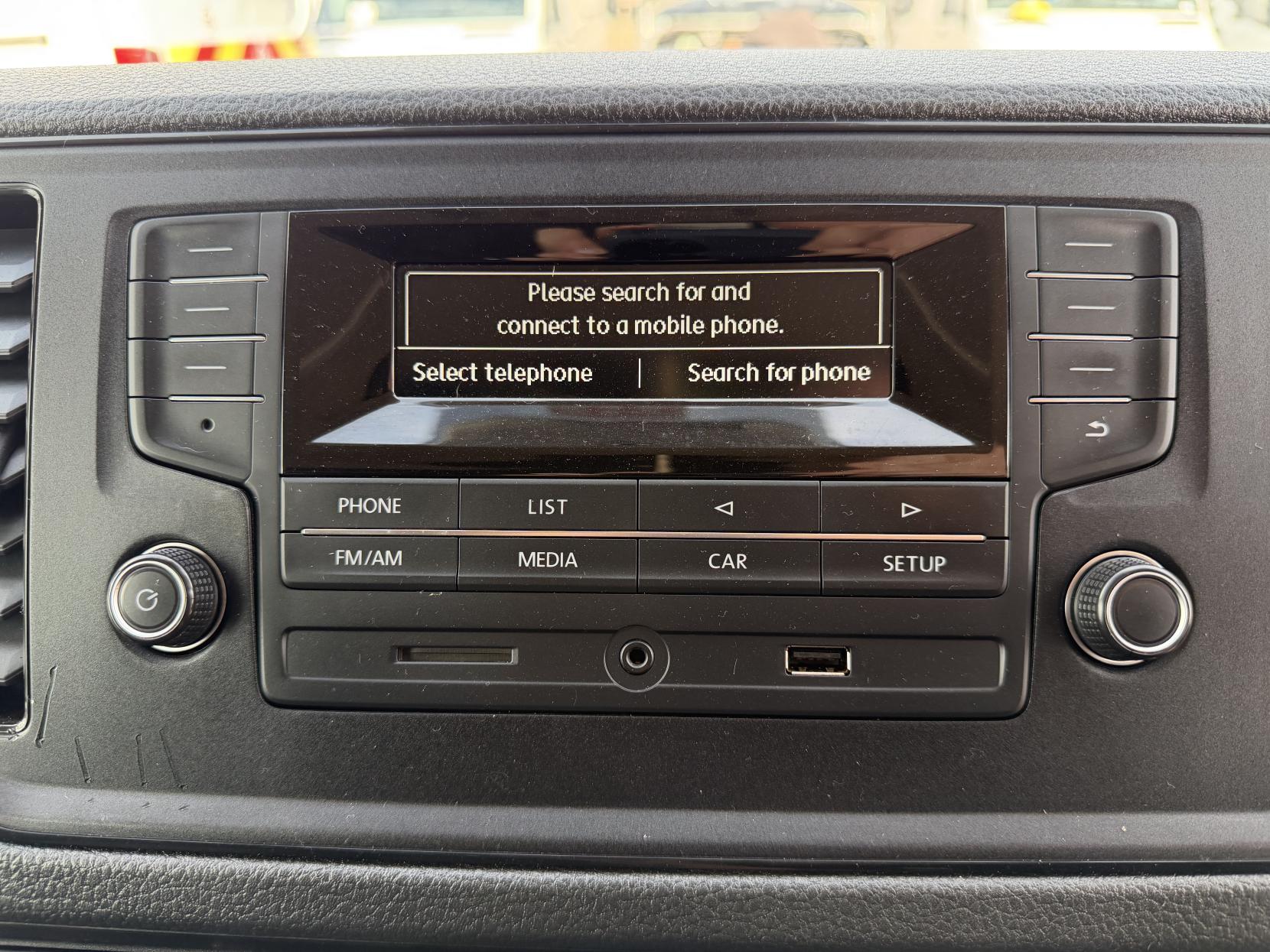 2018 Volkswagen Crafter 2.0 TDI CR35 BlueMotion Tech Startline Panel Van 5dr Diesel Manual FWD MWB High Roof Euro 6 (s/s) (140 ps) - Thumbnail 19