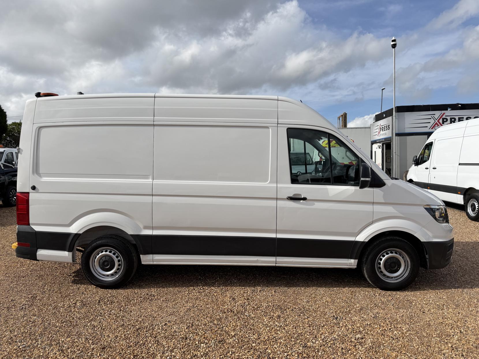 2018 Volkswagen Crafter 2.0 TDI CR35 BlueMotion Tech Startline Panel Van 5dr Diesel Manual FWD MWB High Roof Euro 6 (s/s) (140 ps) - Thumbnail 12