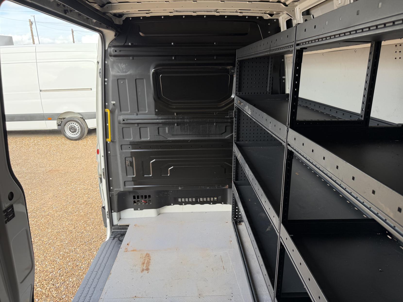 2018 Volkswagen Crafter 2.0 TDI CR35 BlueMotion Tech Startline Panel Van 5dr Diesel Manual FWD MWB High Roof Euro 6 (s/s) (140 ps) - Thumbnail 35