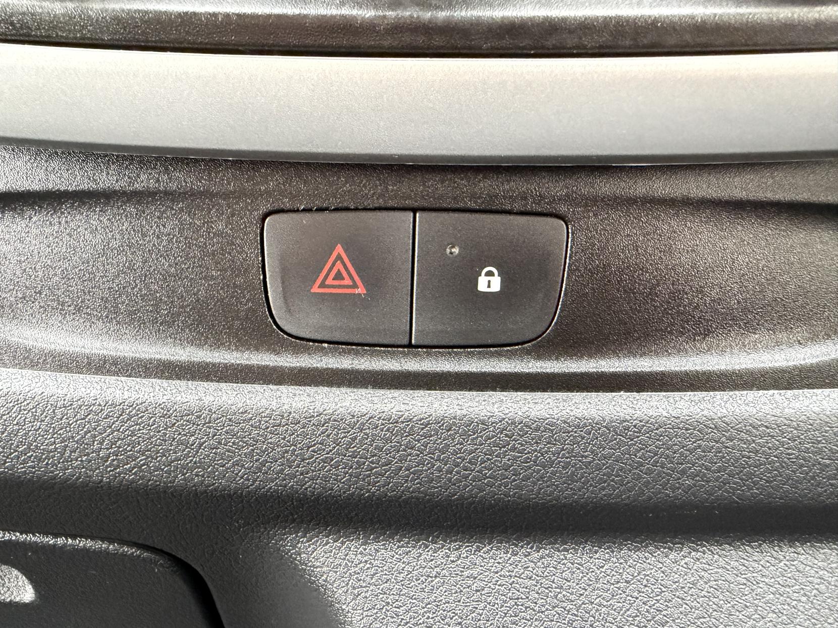 Renault Trafic 2.0 dCi ENERGY 30 Sport Nav Crew Van Double Cab 6dr Diesel Manual LWB Euro 6 (s/s) (145 ps)