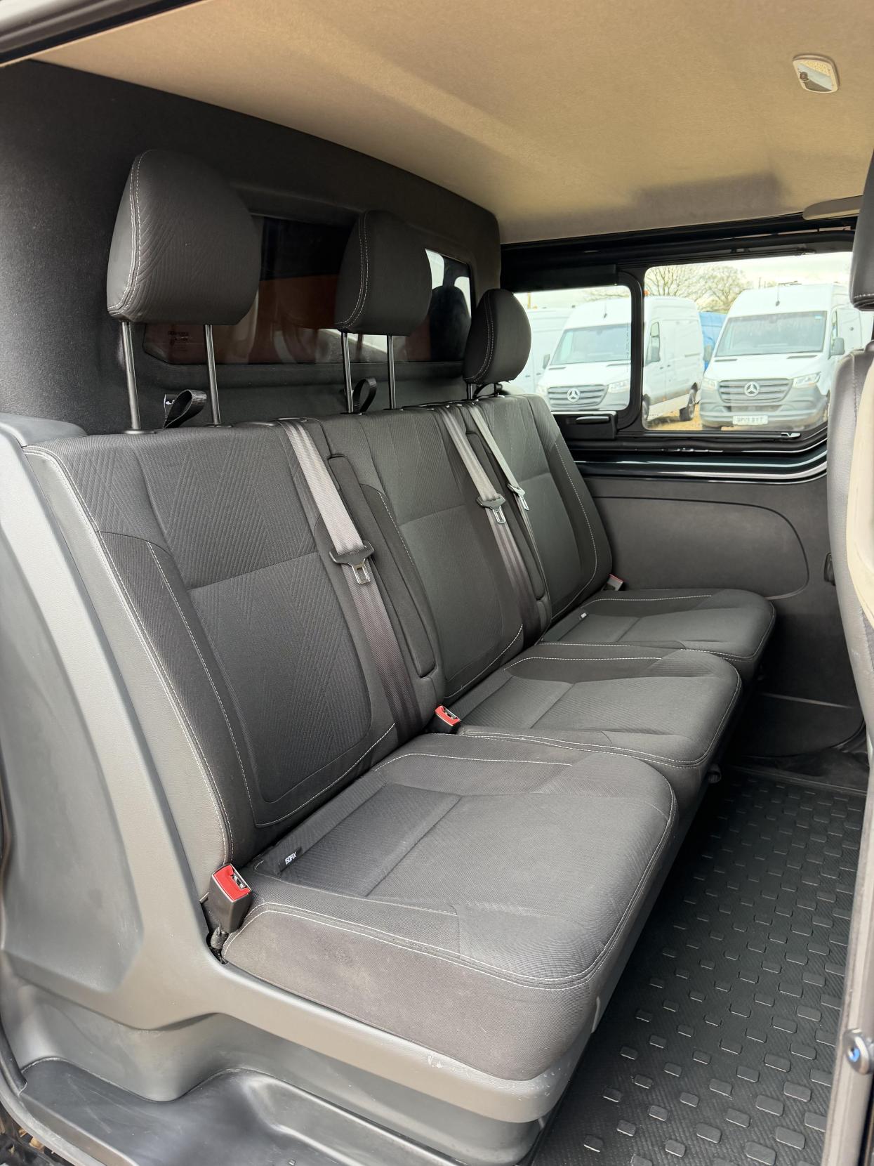 Renault Trafic 2.0 dCi ENERGY 30 Sport Nav Crew Van Double Cab 6dr Diesel Manual LWB Euro 6 (s/s) (145 ps)