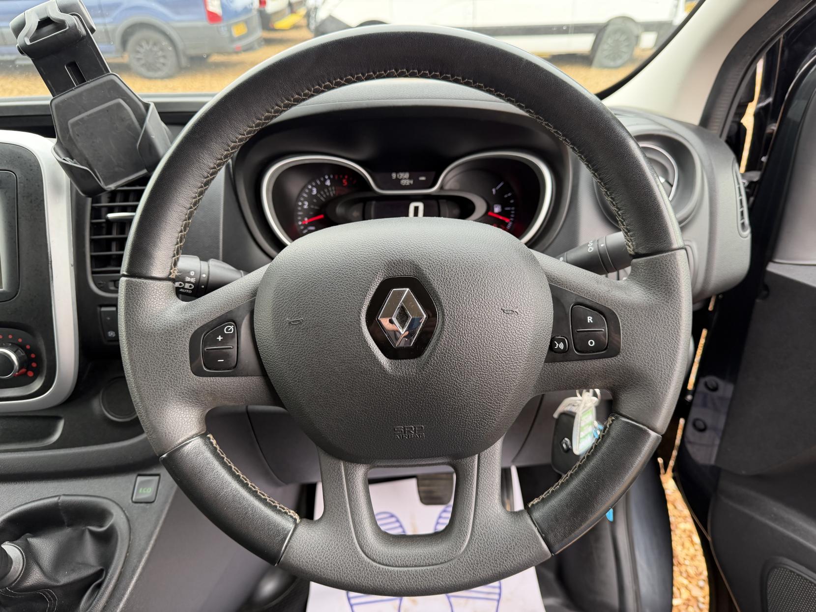 Renault Trafic 2.0 dCi ENERGY 30 Sport Nav Crew Van Double Cab 6dr Diesel Manual LWB Euro 6 (s/s) (145 ps)