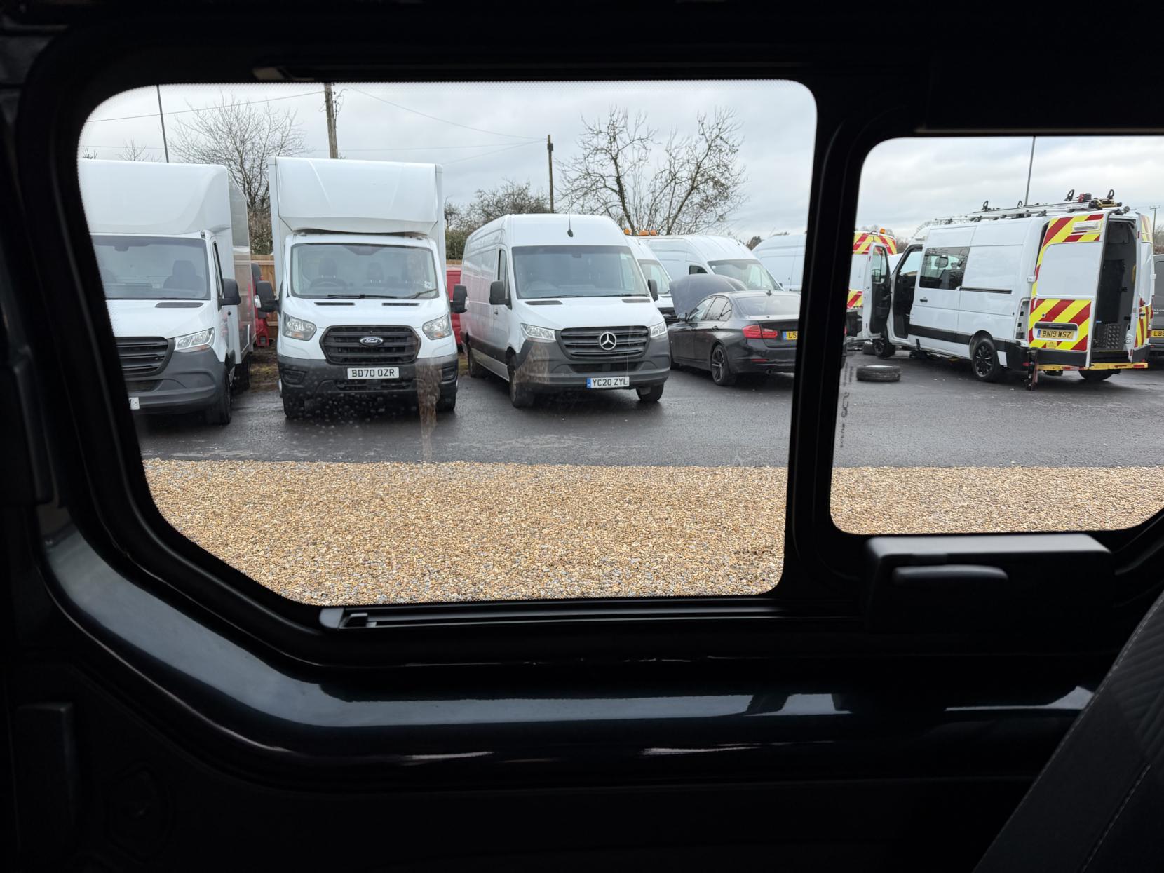 Renault Trafic 2.0 dCi ENERGY 30 Sport Nav Crew Van Double Cab 6dr Diesel Manual LWB Euro 6 (s/s) (145 ps)