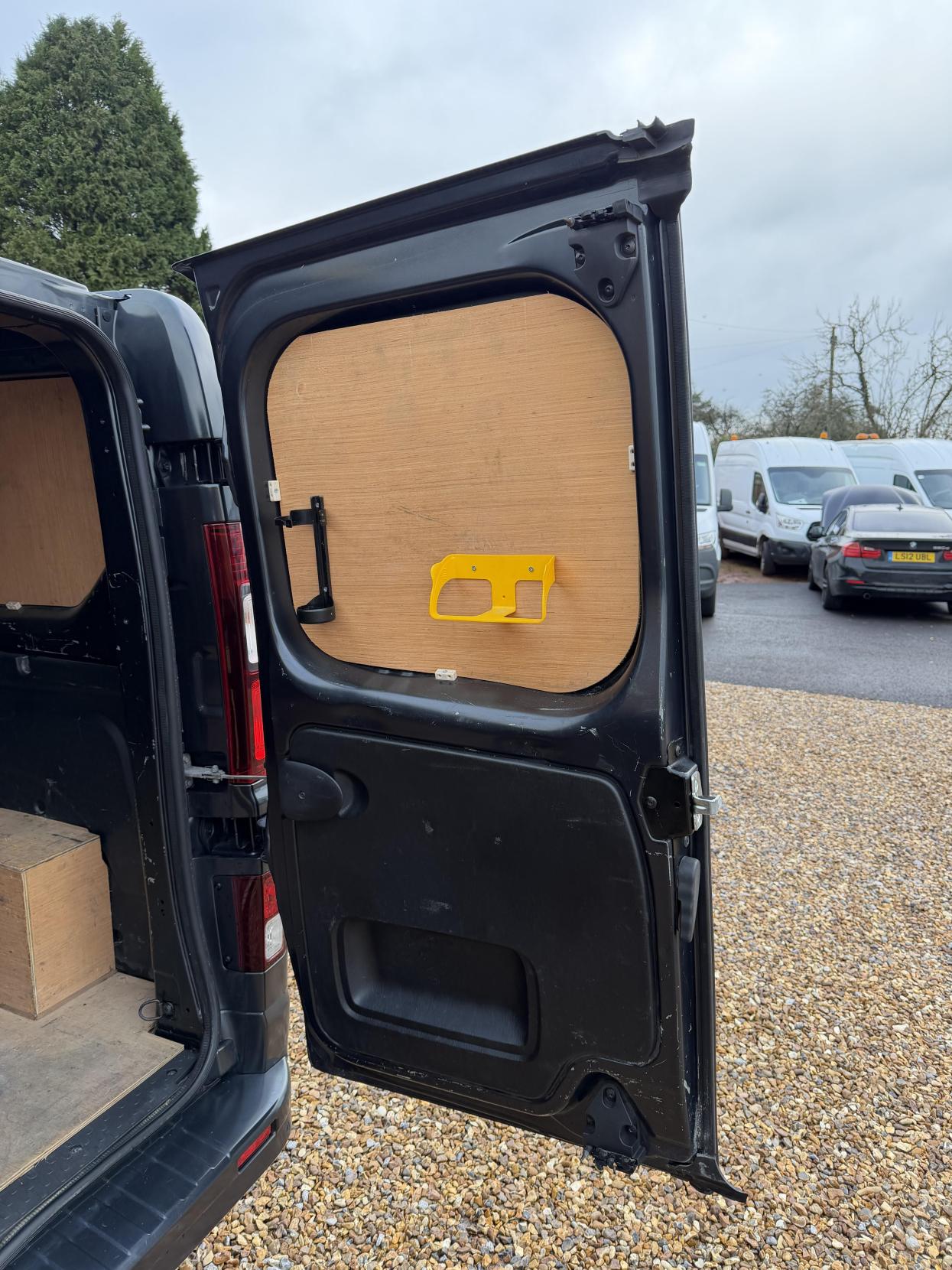 Renault Trafic 2.0 dCi ENERGY 30 Sport Nav Crew Van Double Cab 6dr Diesel Manual LWB Euro 6 (s/s) (145 ps)