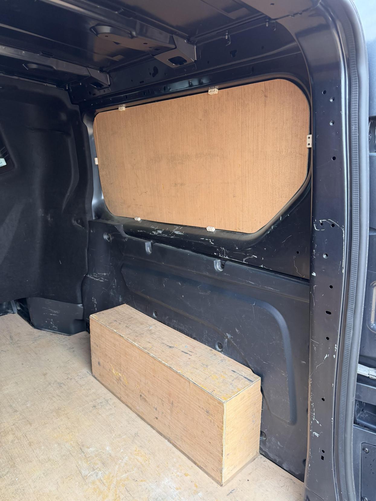 Renault Trafic 2.0 dCi ENERGY 30 Sport Nav Crew Van Double Cab 6dr Diesel Manual LWB Euro 6 (s/s) (145 ps)