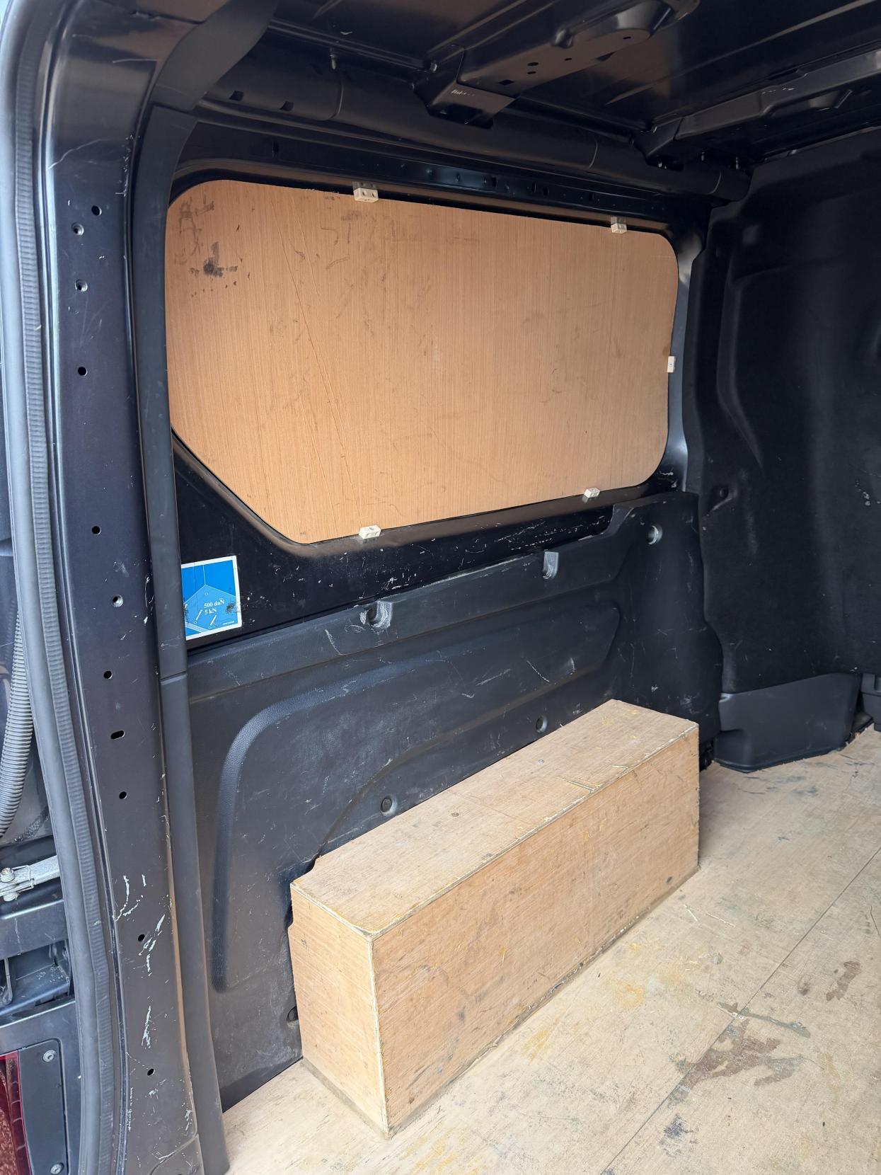 Renault Trafic 2.0 dCi ENERGY 30 Sport Nav Crew Van Double Cab 6dr Diesel Manual LWB Euro 6 (s/s) (145 ps)