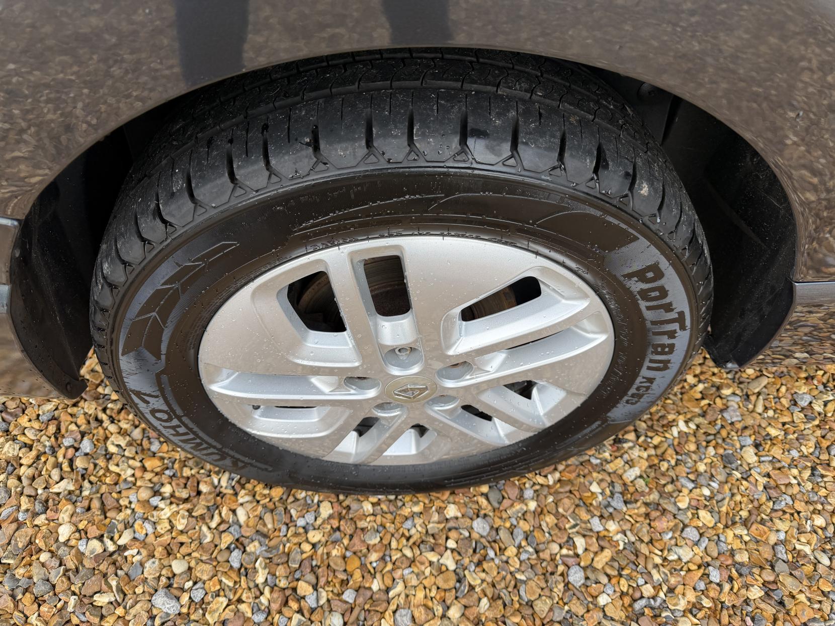 Renault Trafic 2.0 dCi ENERGY 30 Sport Nav Crew Van Double Cab 6dr Diesel Manual LWB Euro 6 (s/s) (145 ps)