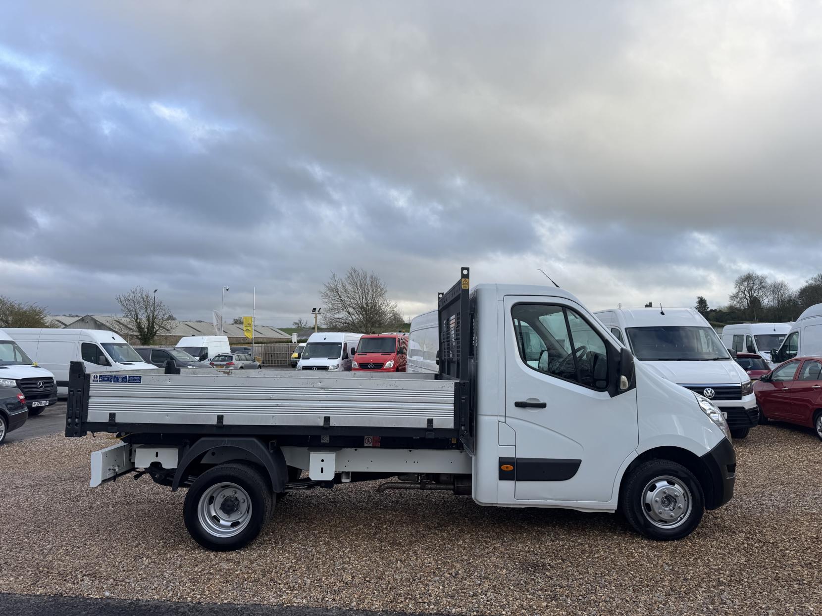 Renault Master 2.3 dCi 35 Business Tipper 2dr Diesel Manual RWD MWB Euro 5 (TRW) (125 ps)
