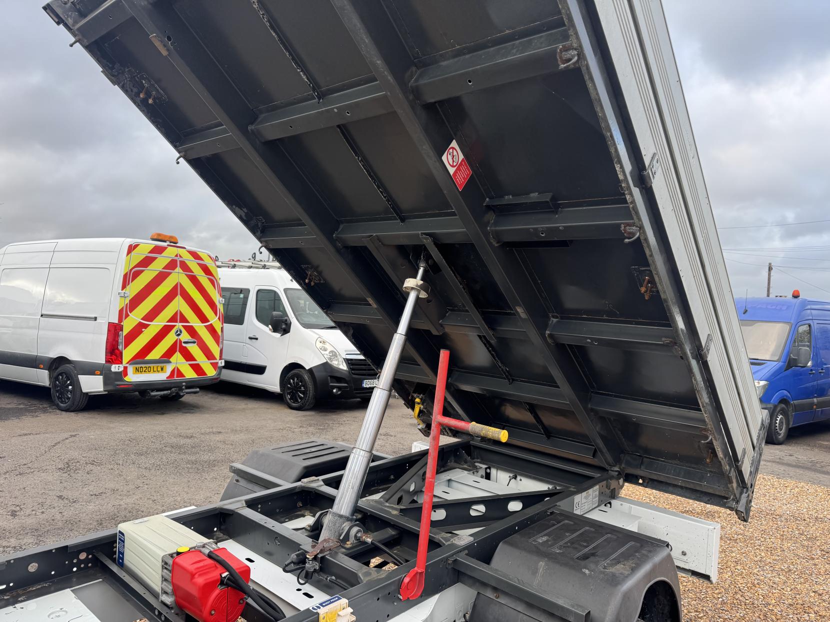 Renault Master 2.3 dCi 35 Business Tipper 2dr Diesel Manual RWD MWB Euro 5 (TRW) (125 ps)