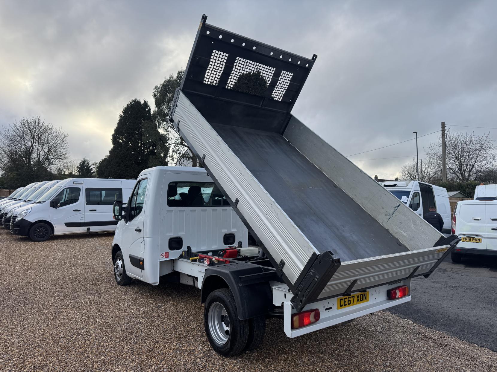Renault Master 2.3 dCi 35 Business Tipper 2dr Diesel Manual RWD MWB Euro 5 (TRW) (125 ps)