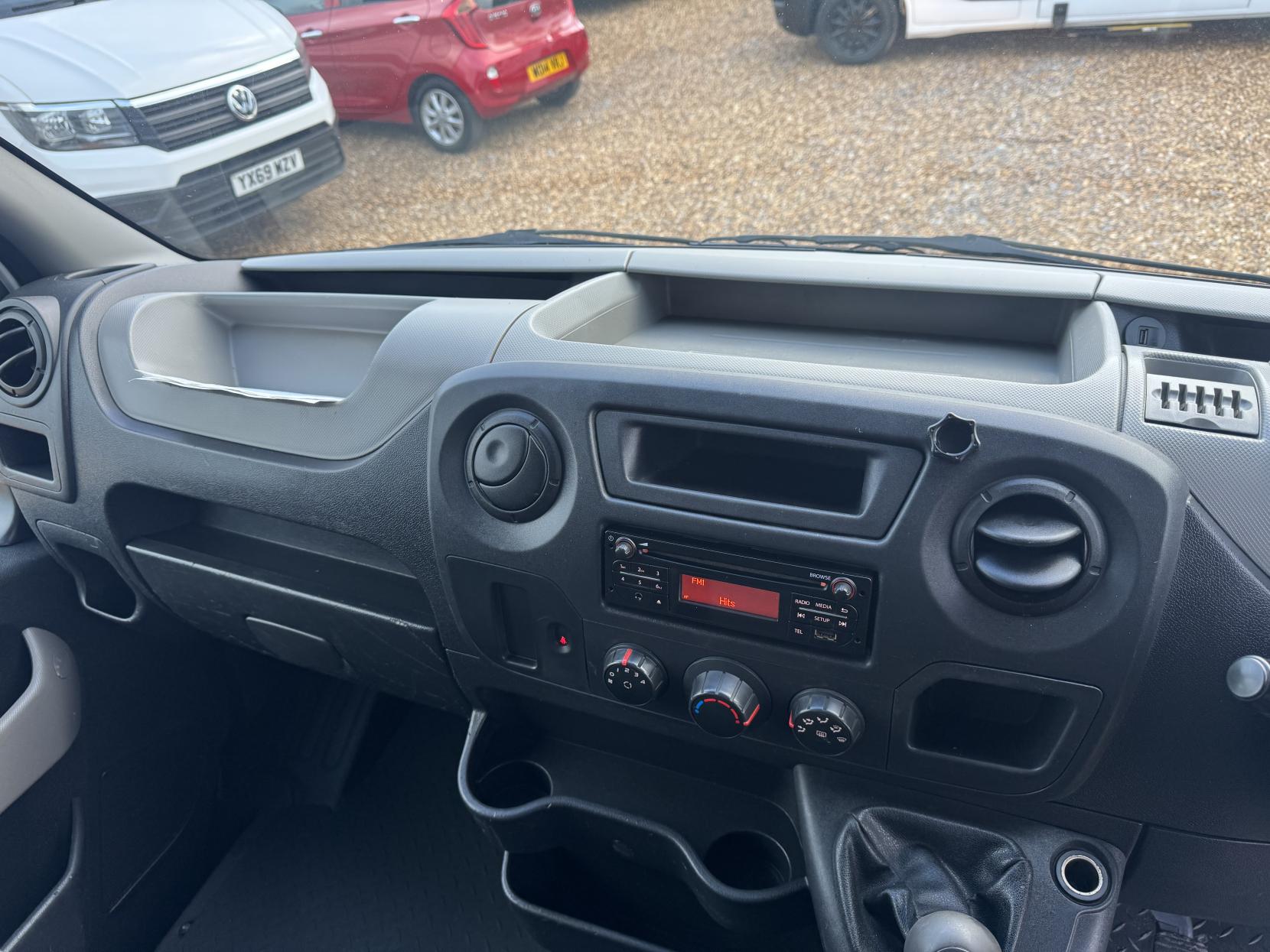 Renault Master 2.3 dCi 35 Business Tipper 2dr Diesel Manual RWD MWB Euro 5 (TRW) (125 ps)