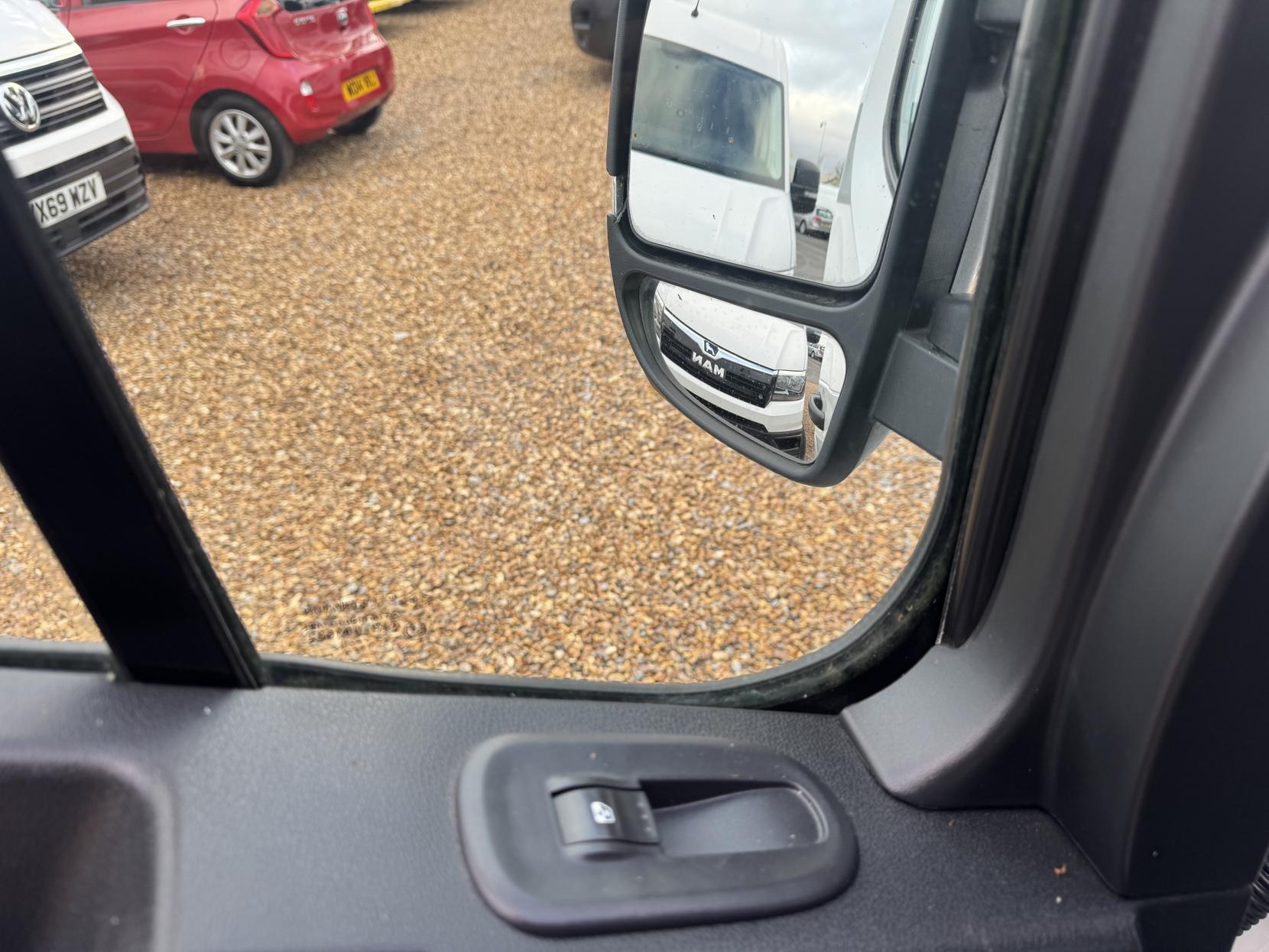 Renault Master 2.3 dCi 35 Business Tipper 2dr Diesel Manual RWD MWB Euro 5 (TRW) (125 ps)