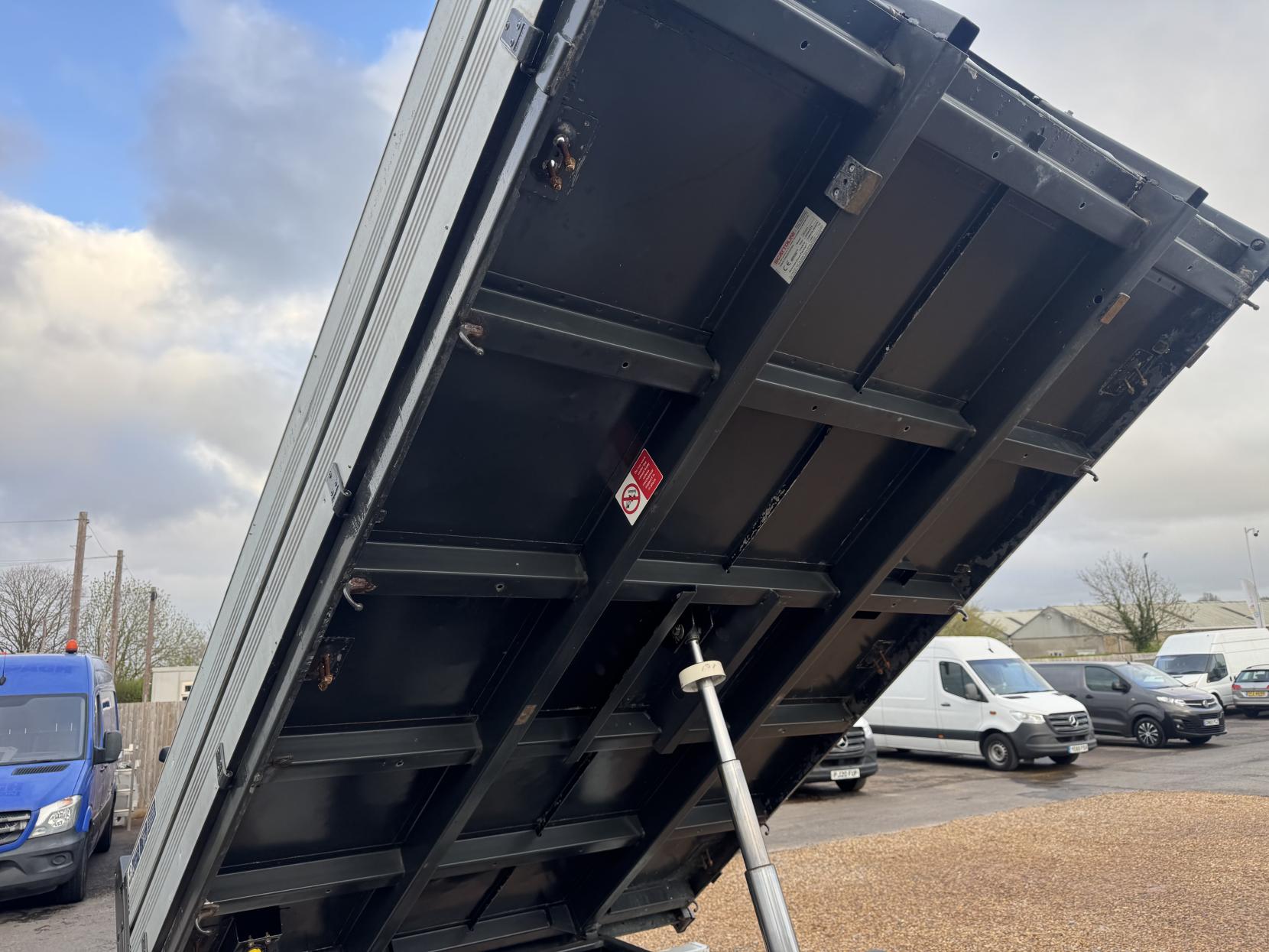 Renault Master 2.3 dCi 35 Business Tipper 2dr Diesel Manual RWD MWB Euro 5 (TRW) (125 ps)