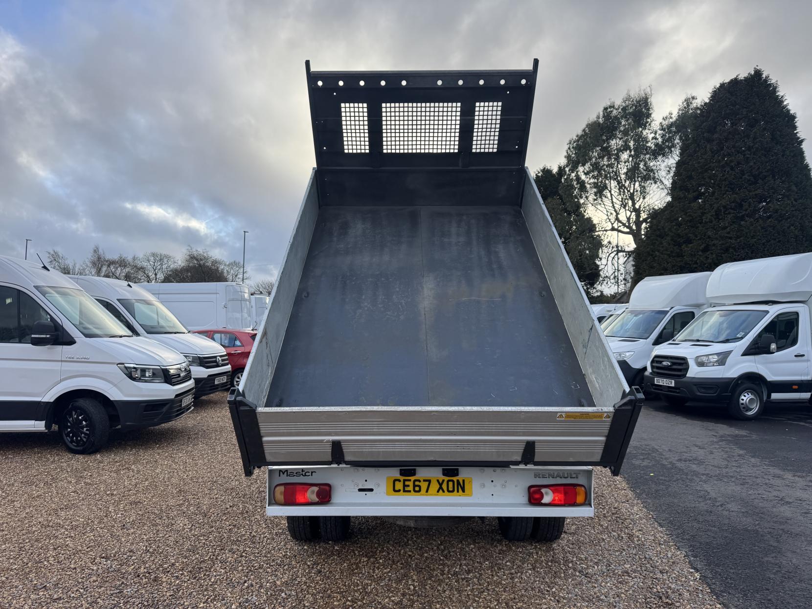 Renault Master 2.3 dCi 35 Business Tipper 2dr Diesel Manual RWD MWB Euro 5 (TRW) (125 ps)