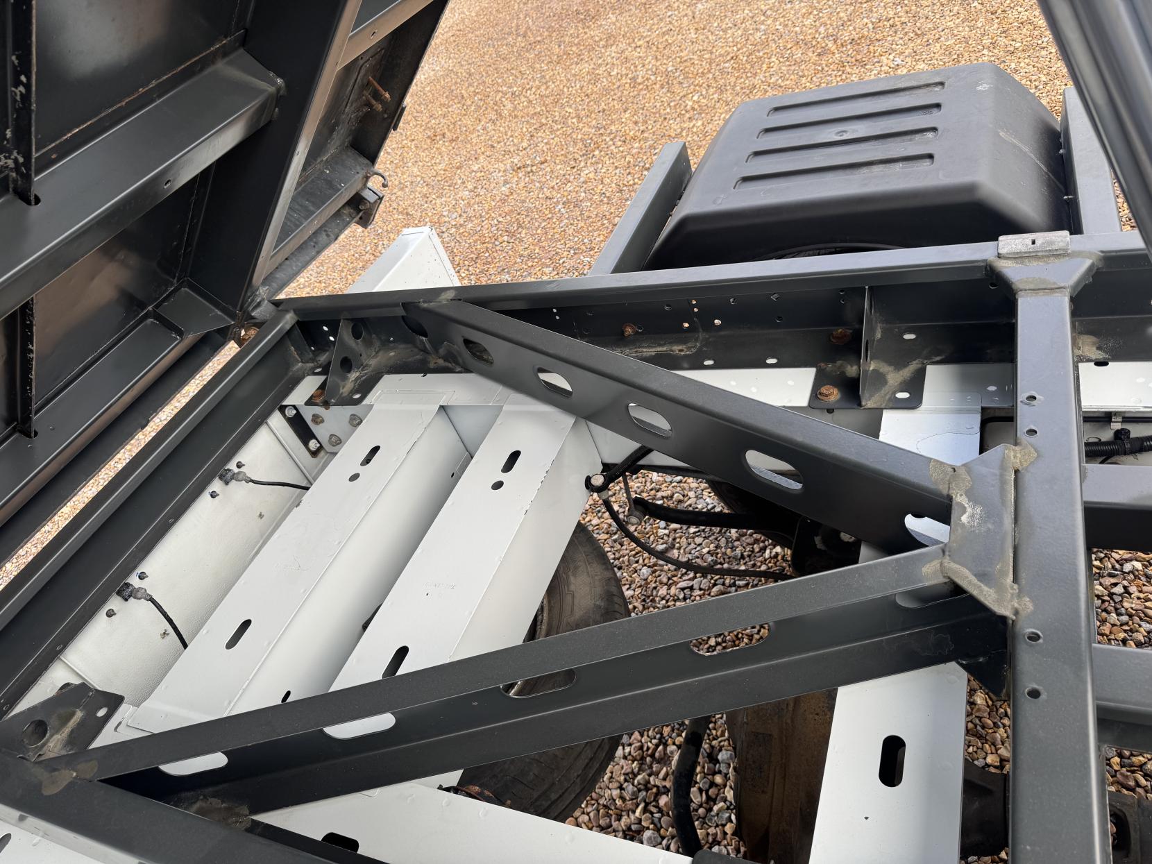 Renault Master 2.3 dCi 35 Business Tipper 2dr Diesel Manual RWD MWB Euro 5 (TRW) (125 ps)