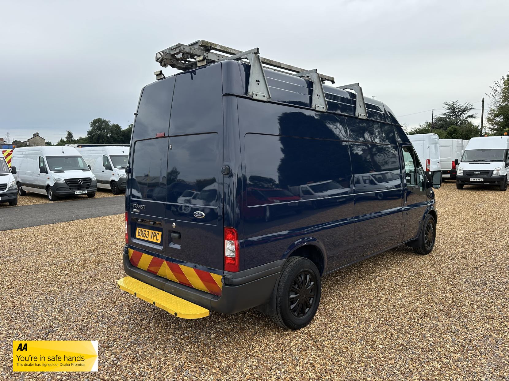 Ford Transit 2.2 TDCi 350 Panel Van 3dr Diesel Manual FWD L2 H3 (209 g/km, 123 bhp)