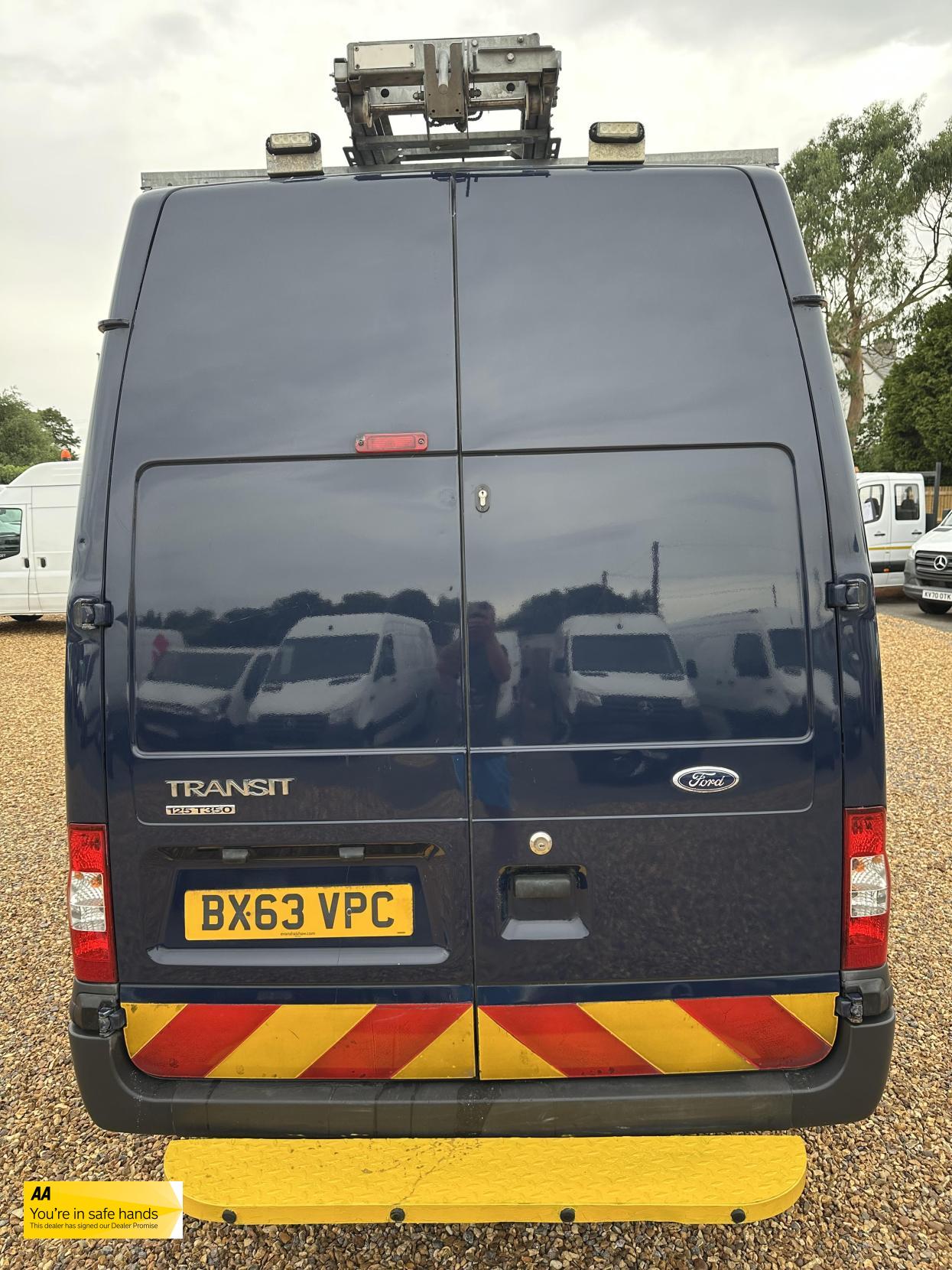 Ford Transit 2.2 TDCi 350 Panel Van 3dr Diesel Manual FWD L2 H3 (209 g/km, 123 bhp)