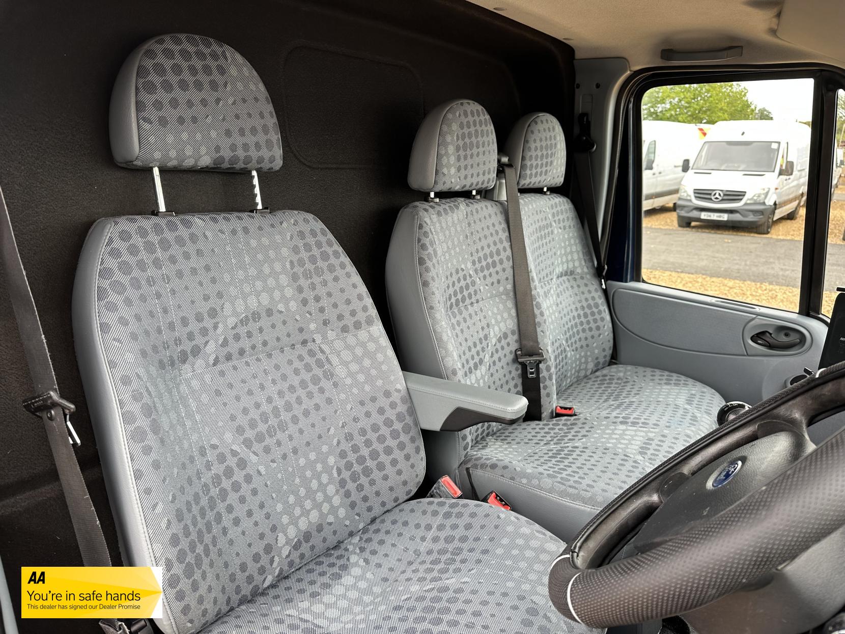 Ford Transit 2.2 TDCi 350 Panel Van 3dr Diesel Manual FWD L2 H3 (209 g/km, 123 bhp)