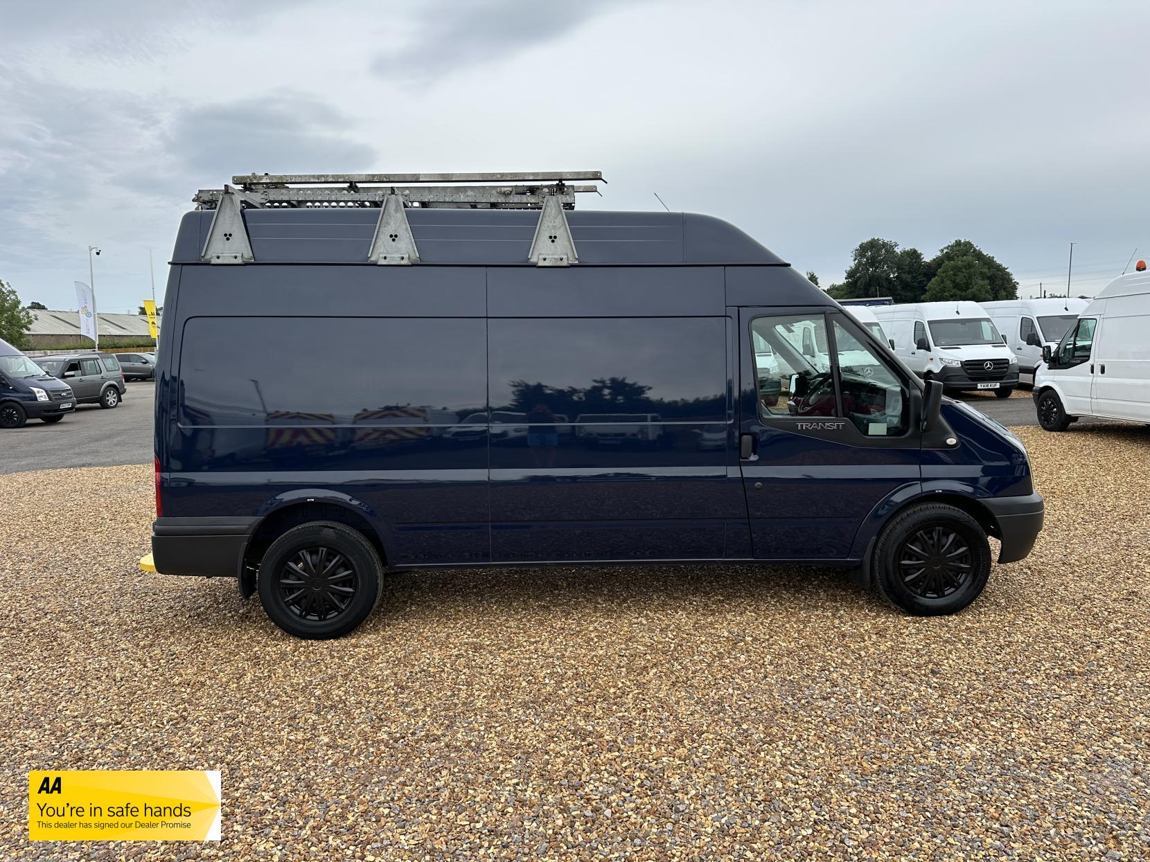 Ford Transit 2.2 TDCi 350 Panel Van 3dr Diesel Manual FWD L2 H3 (209 g/km, 123 bhp)