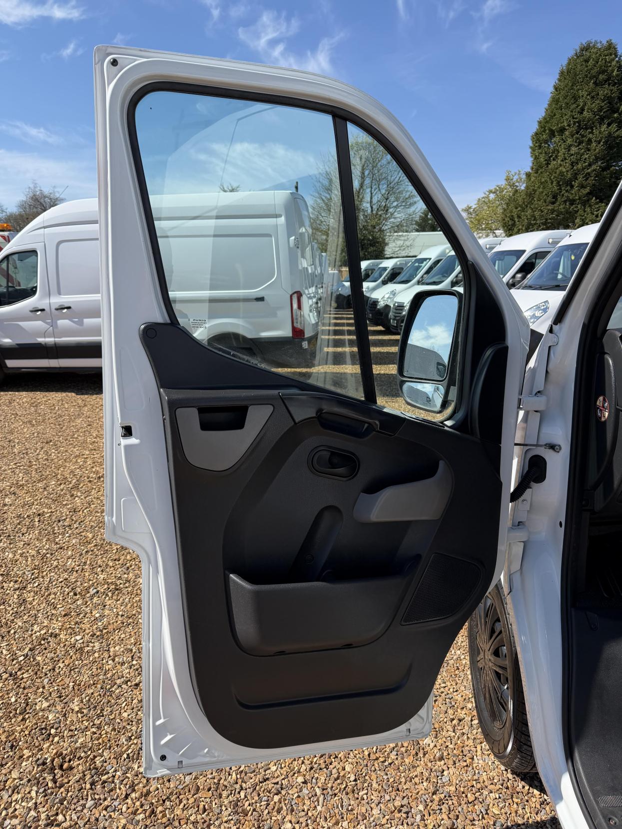 Vauxhall Movano 2.3 CDTi 3500 Panel Van 5dr Diesel Manual FWD L2 H2 Euro 6 (130 ps)