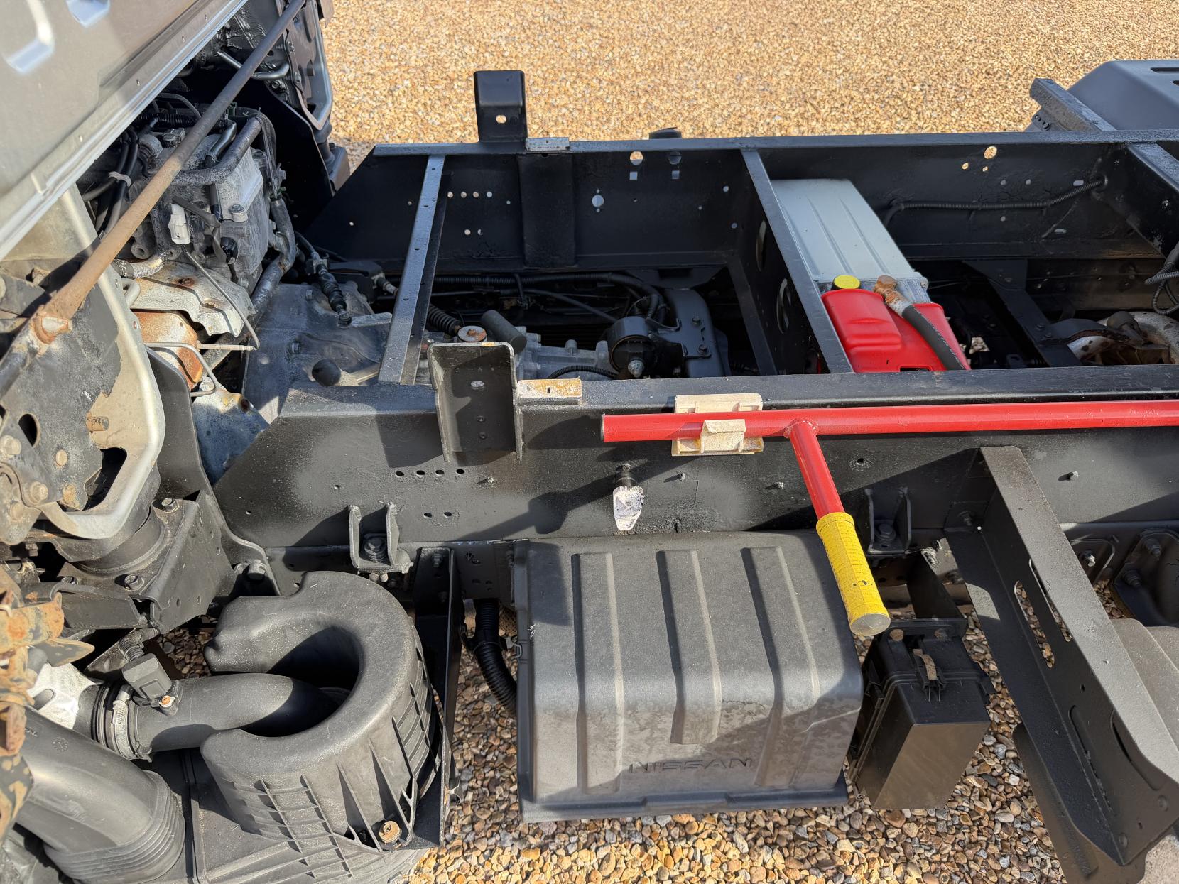 2014 Nissan NT400 Cabstar 2.5 dCi 35.14 Tipper 2dr Diesel Manual L1 H1 (238 g/km, 136 bhp) - Thumbnail 22