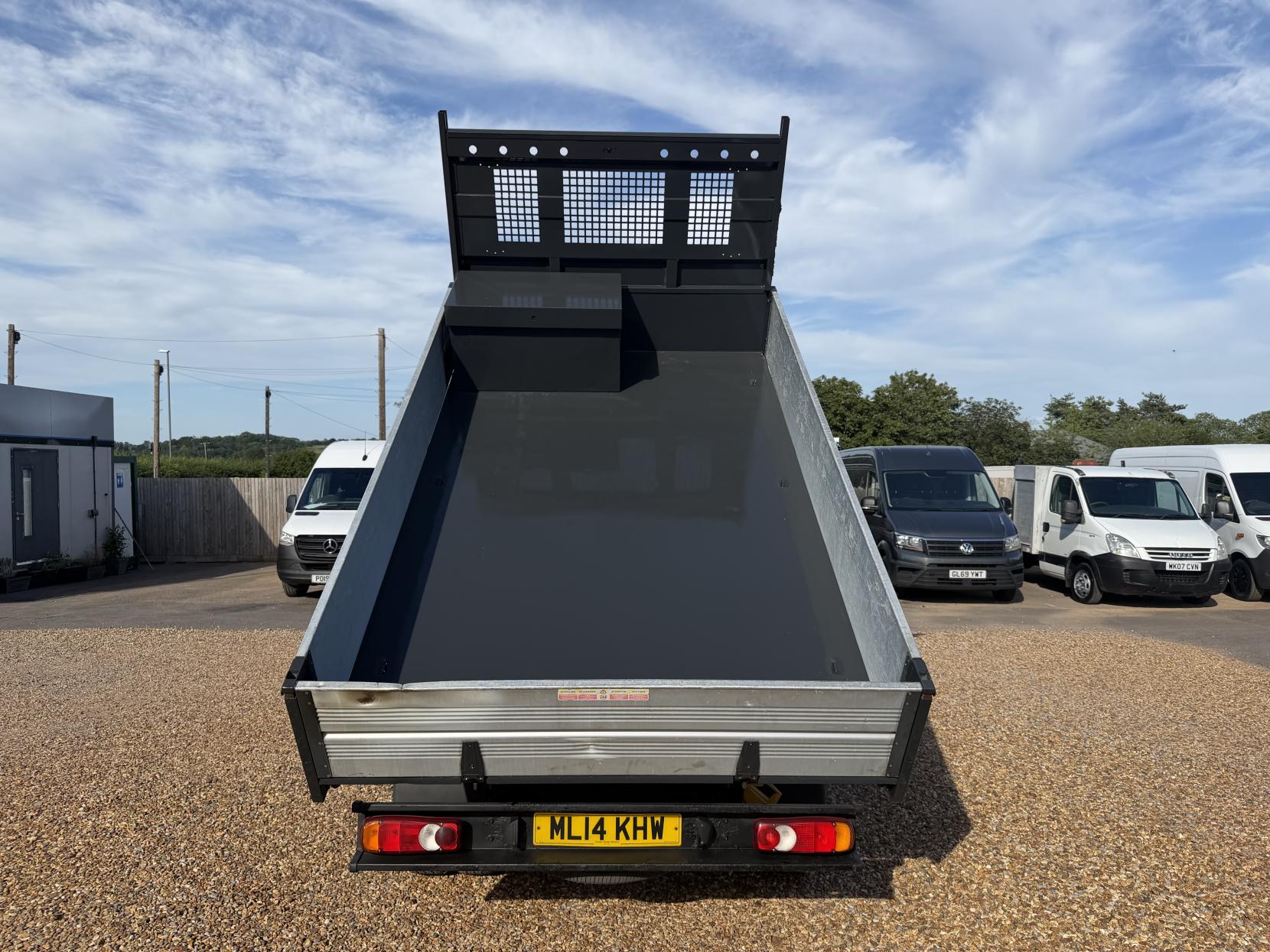 2014 Nissan NT400 Cabstar 2.5 dCi 35.14 Tipper 2dr Diesel Manual L1 H1 (238 g/km, 136 bhp) - Thumbnail 10