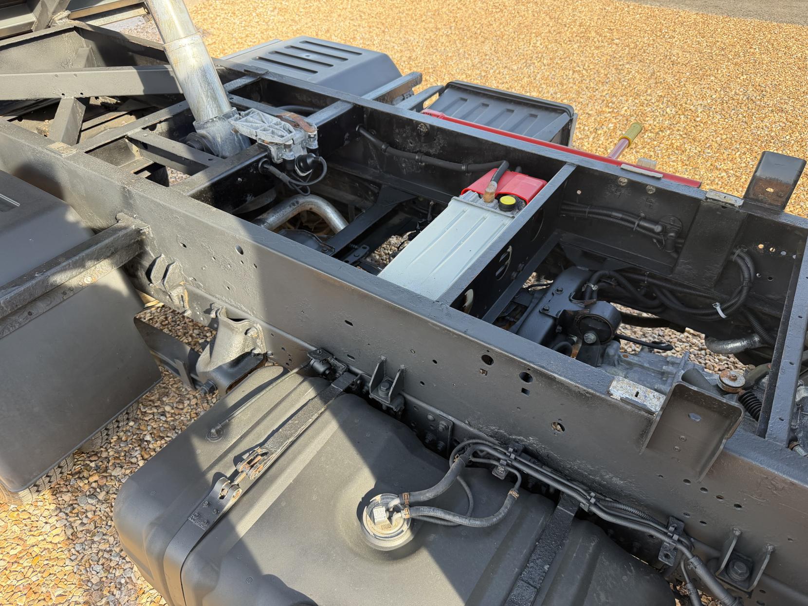 2014 Nissan NT400 Cabstar 2.5 dCi 35.14 Tipper 2dr Diesel Manual L1 H1 (238 g/km, 136 bhp) - Thumbnail 3