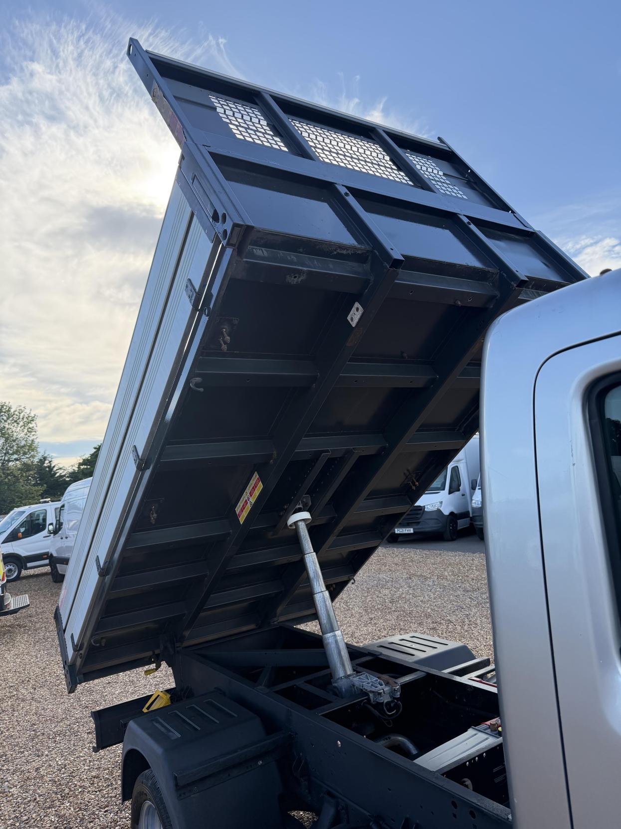 2014 Nissan NT400 Cabstar 2.5 dCi 35.14 Tipper 2dr Diesel Manual L1 H1 (238 g/km, 136 bhp) - Thumbnail 36
