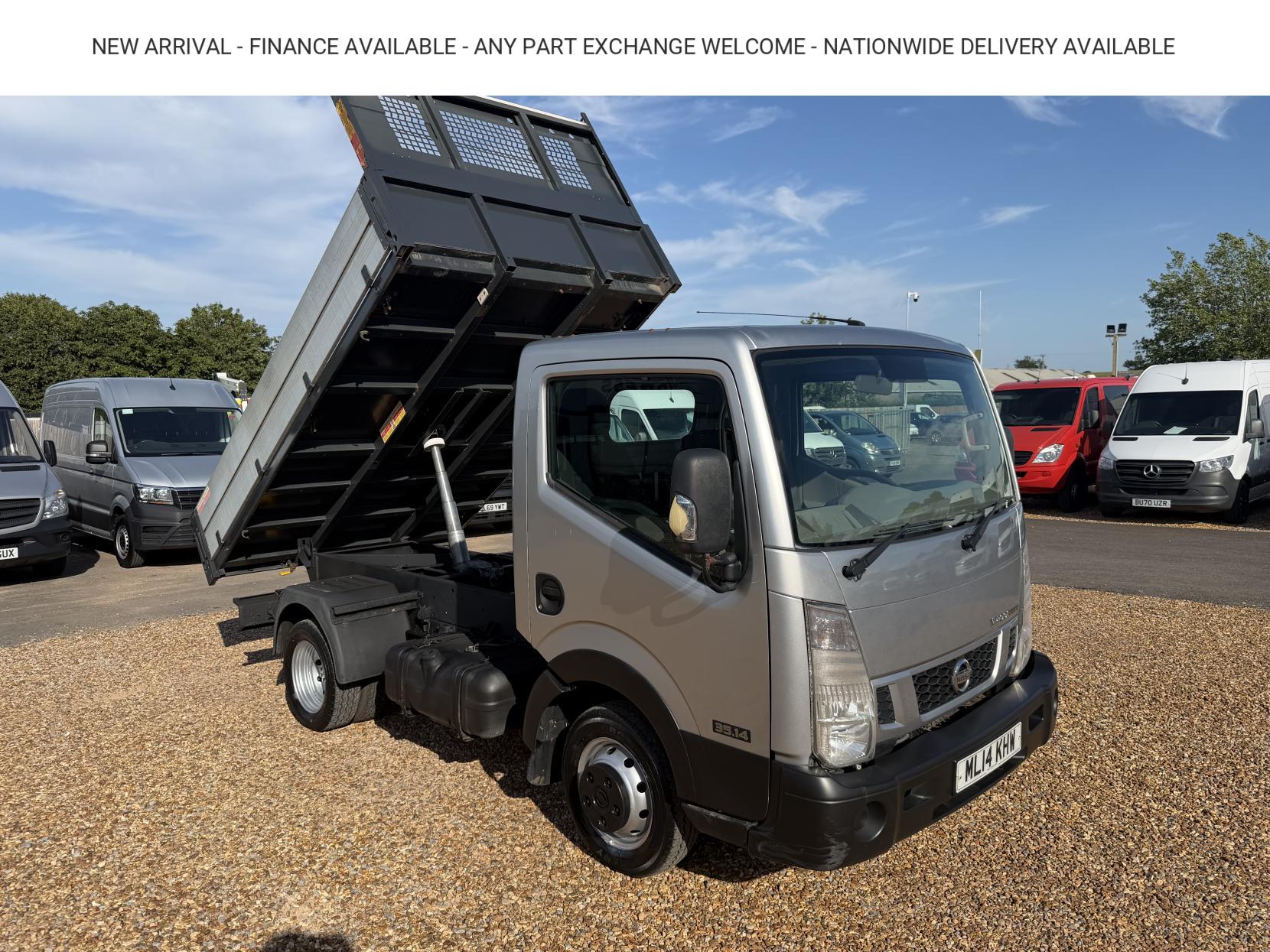 2014 Nissan NT400 Cabstar 2.5 dCi 35.14 Tipper 2dr Diesel Manual L1 H1 (238 g/km, 136 bhp) - Image 1