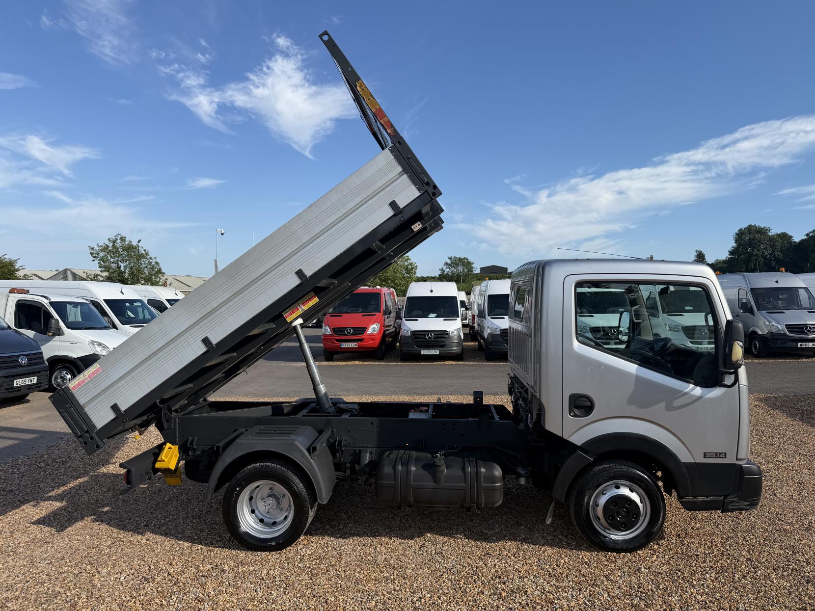 2014 Nissan NT400 Cabstar 2.5 dCi 35.14 Tipper 2dr Diesel Manual L1 H1 (238 g/km, 136 bhp) - Thumbnail 12