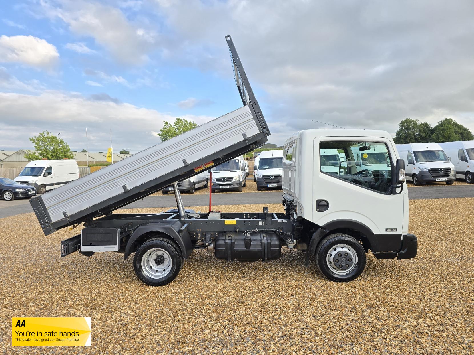 Nissan NT400 Cabstar 3.0 dCi 35.13 Tipper 2dr Diesel Manual L1 Euro 6 (130 ps)