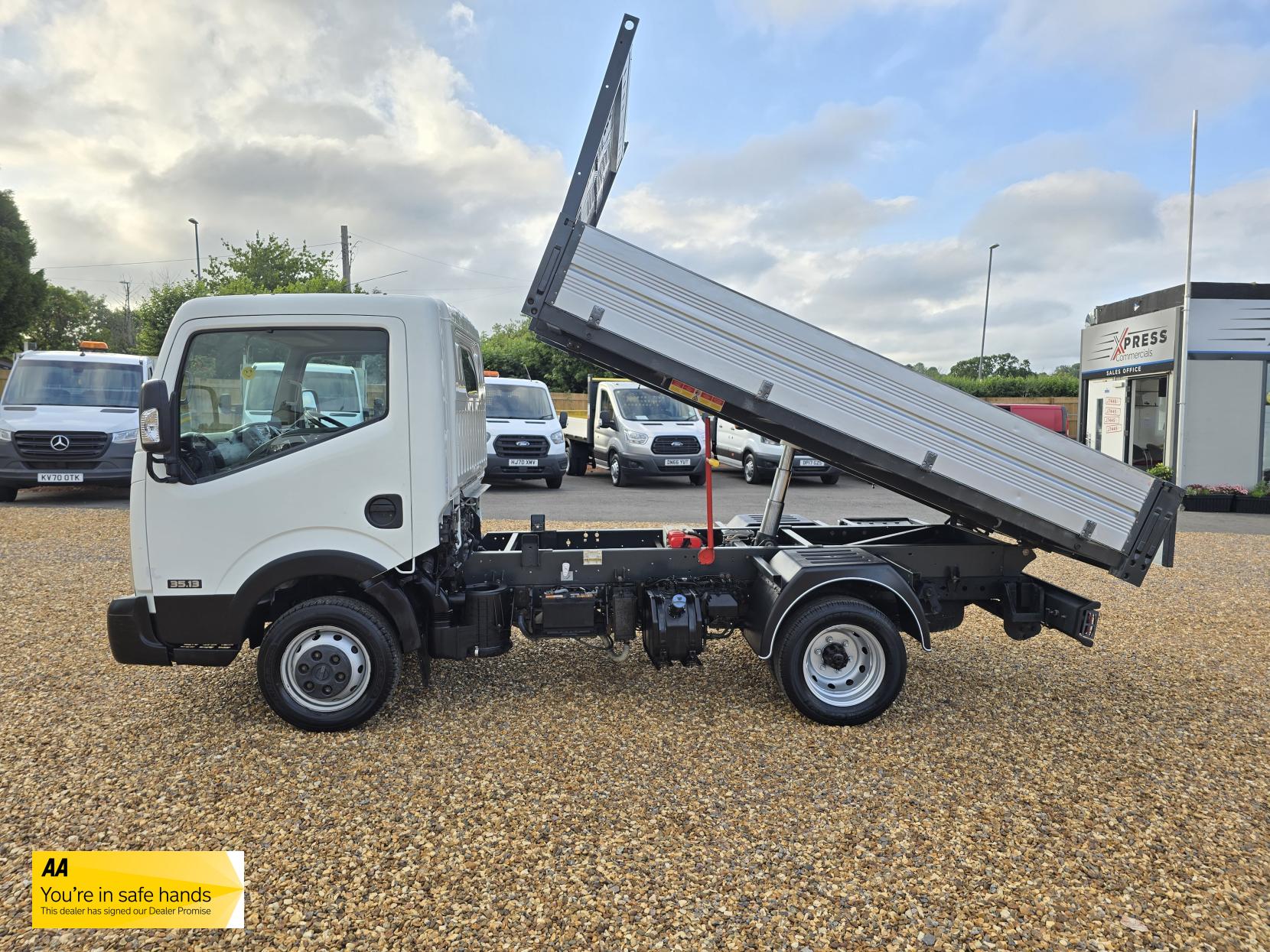 Nissan NT400 Cabstar 3.0 dCi 35.13 Tipper 2dr Diesel Manual L1 Euro 6 (130 ps)