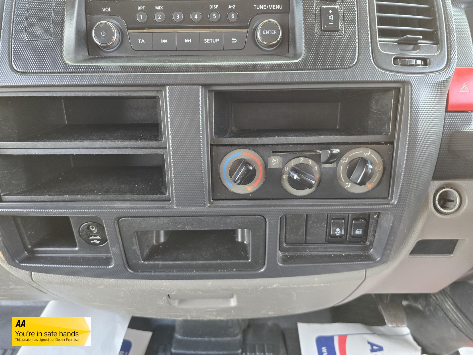 Nissan NT400 Cabstar 3.0 dCi 35.13 Tipper 2dr Diesel Manual L1 Euro 6 (130 ps)